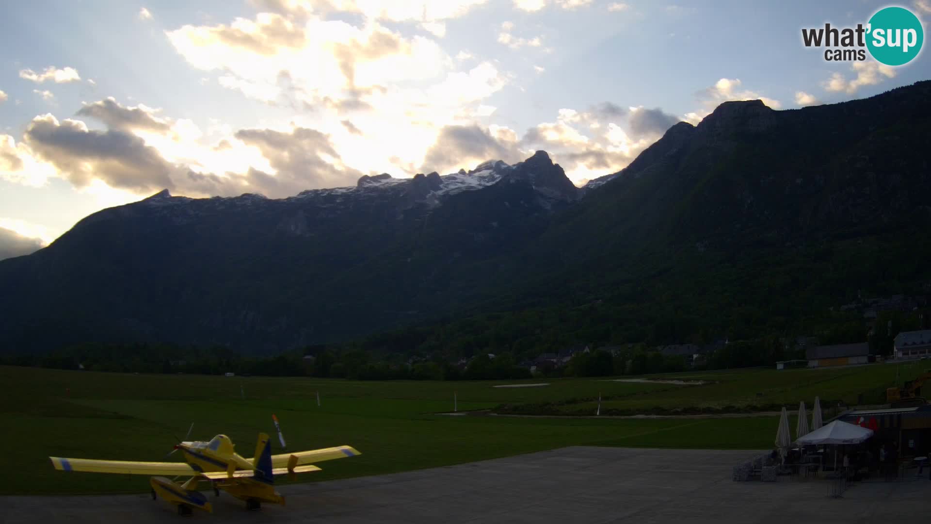 Live webcam Bovec airport – View to Kanin