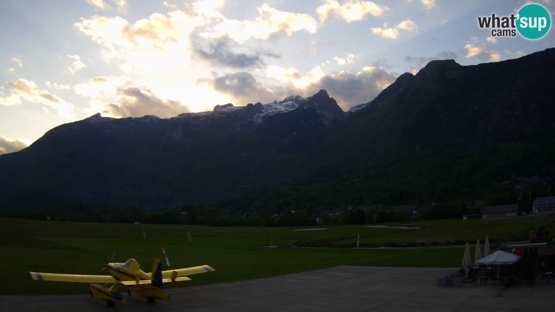 Live webcam Bovec airport – View to Kanin