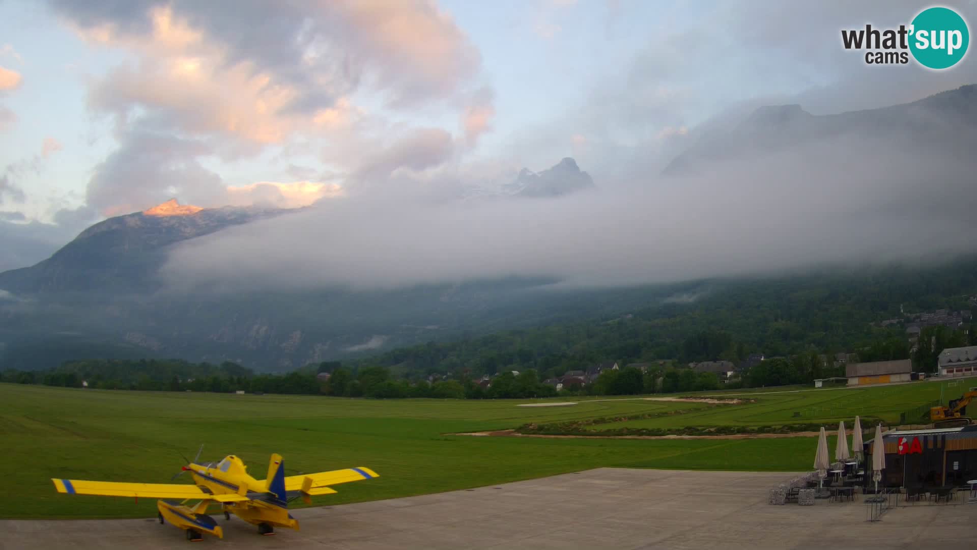 Live webcam Bovec airport – View to Kanin