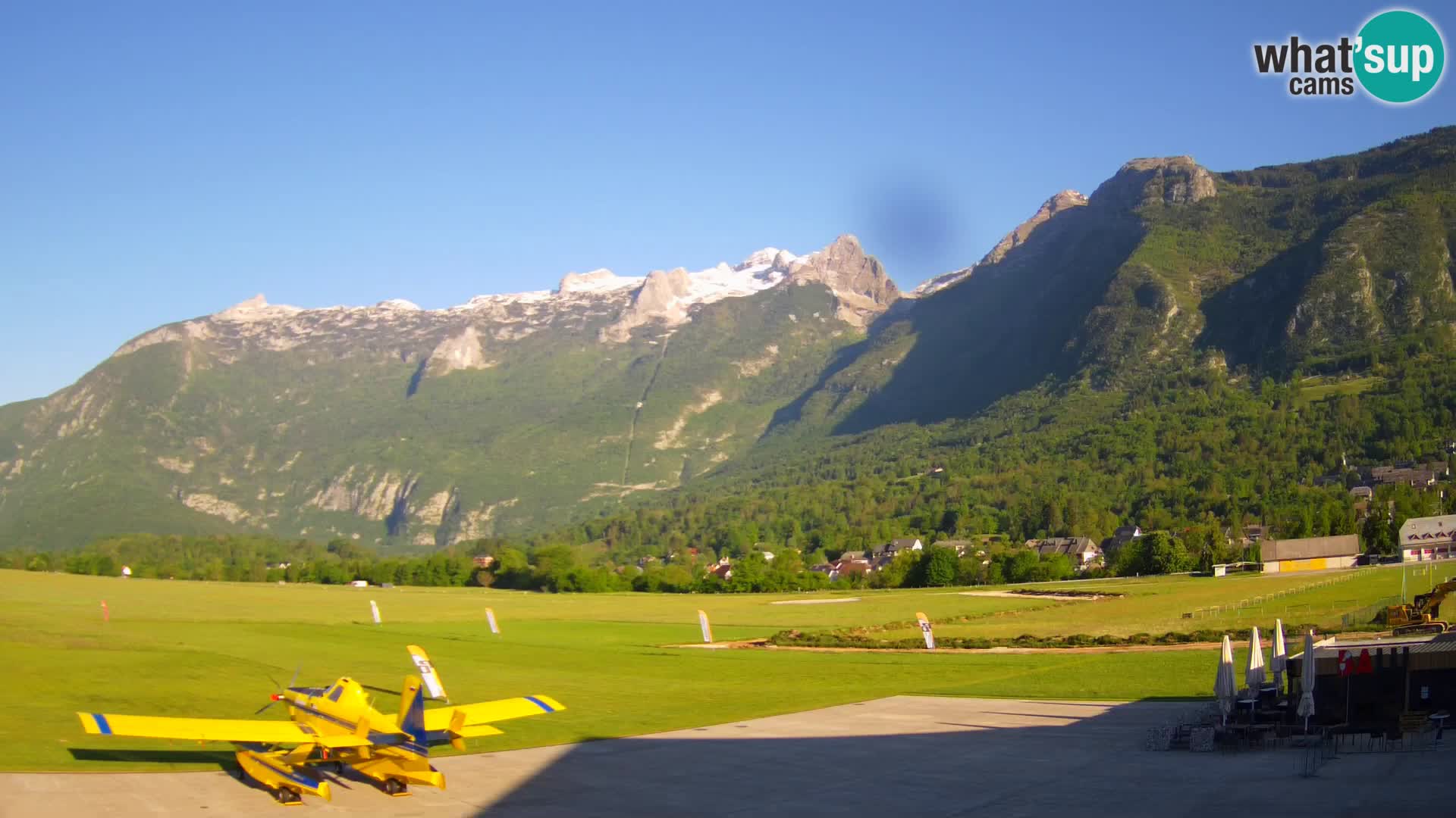 Live webcam Bovec airport – View to Kanin