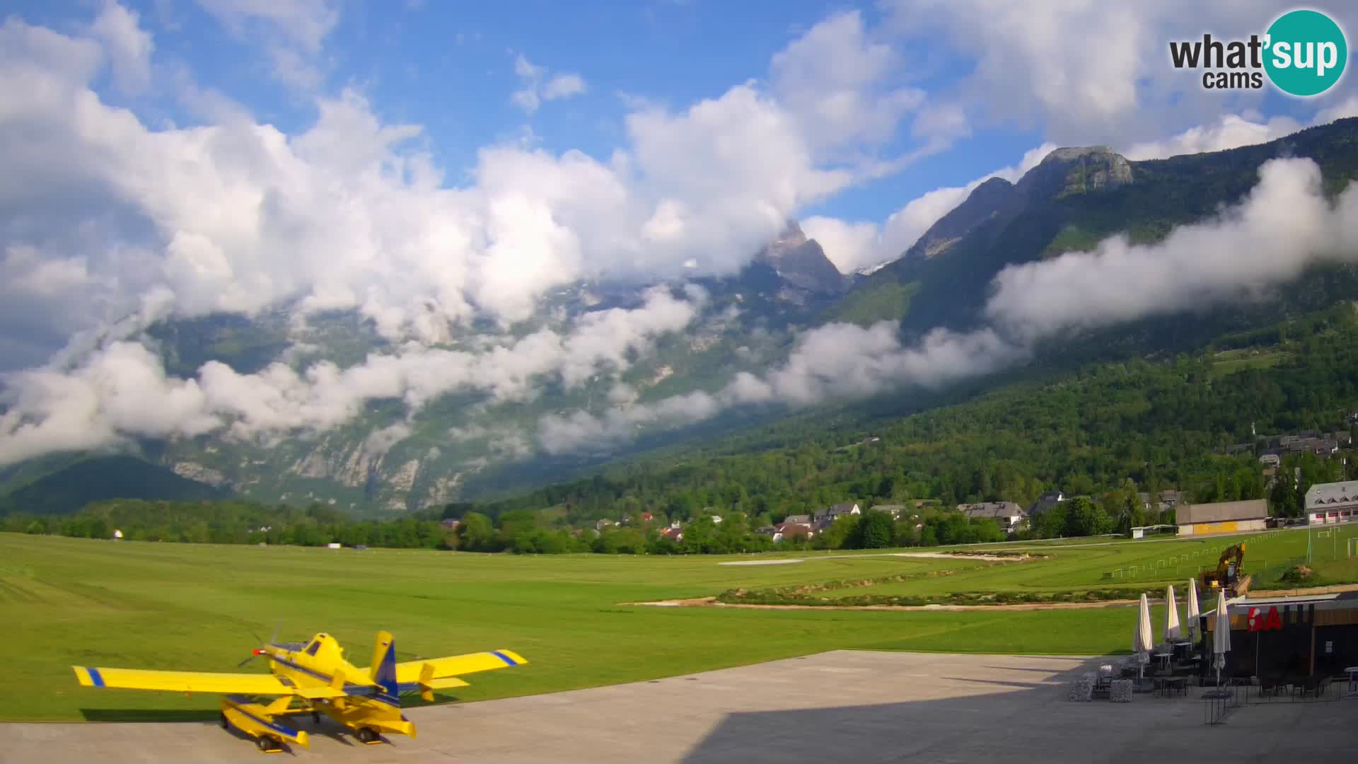 Live webcam Bovec airport – View to Kanin