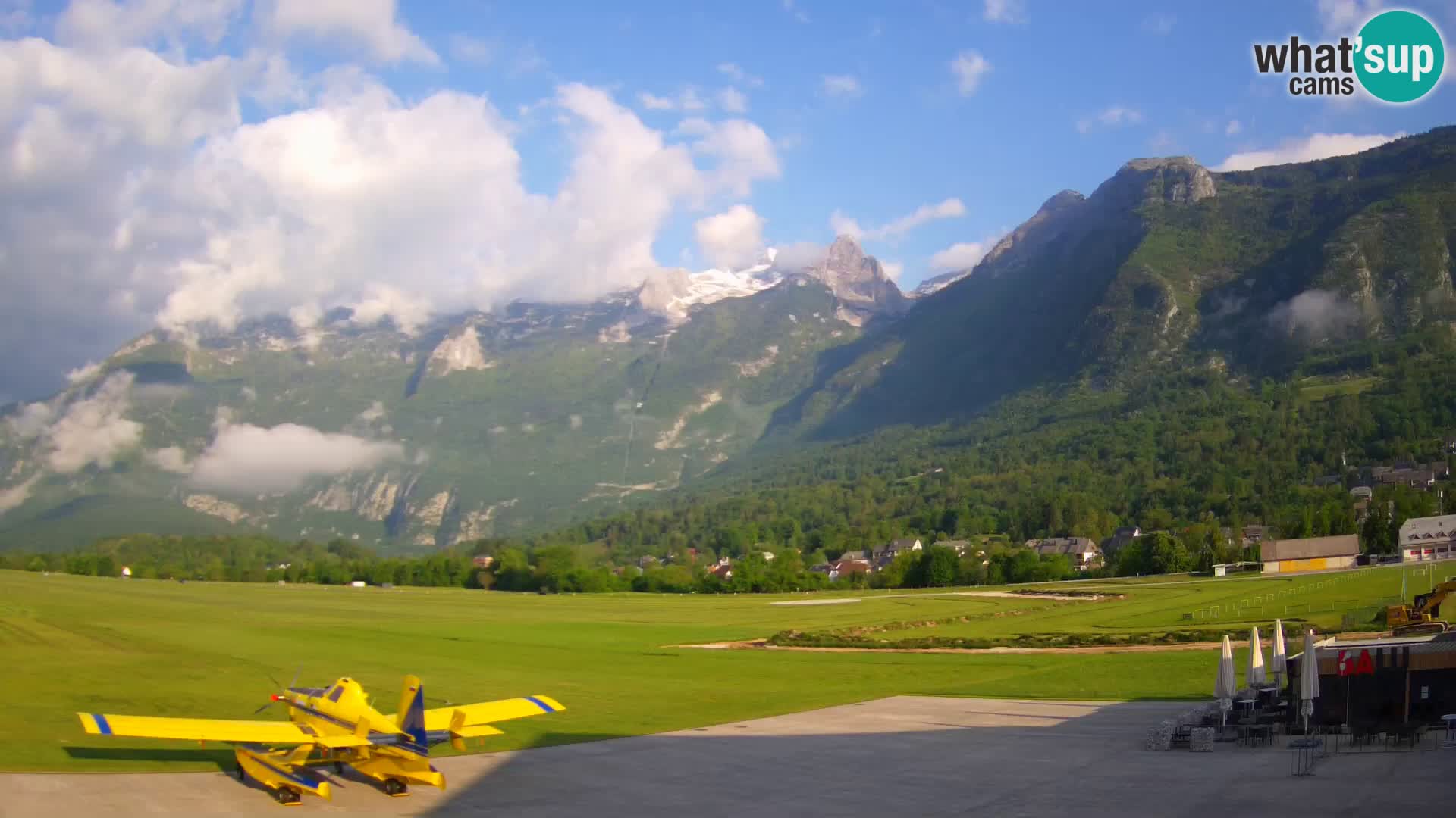 Live webcam Bovec airport – View to Kanin