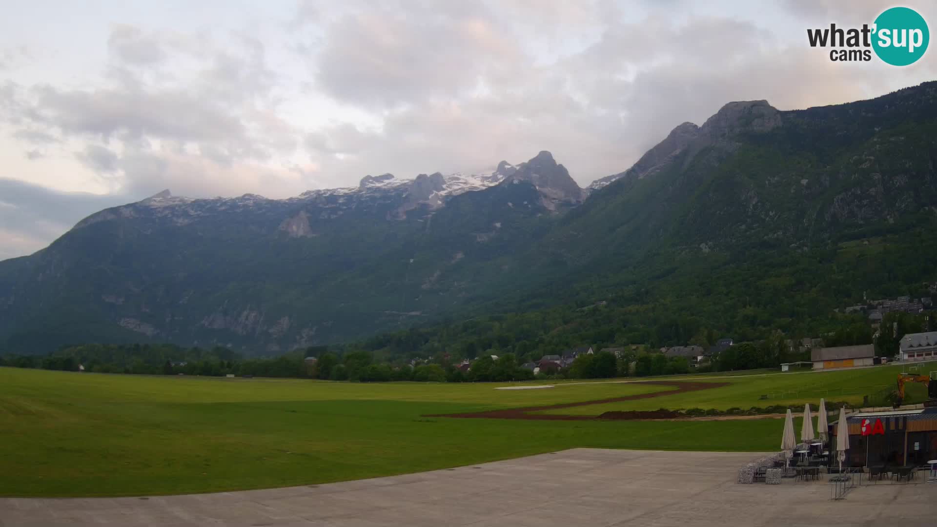 Webcam en direct Aéroport de Bovec – Vue sur Kanin