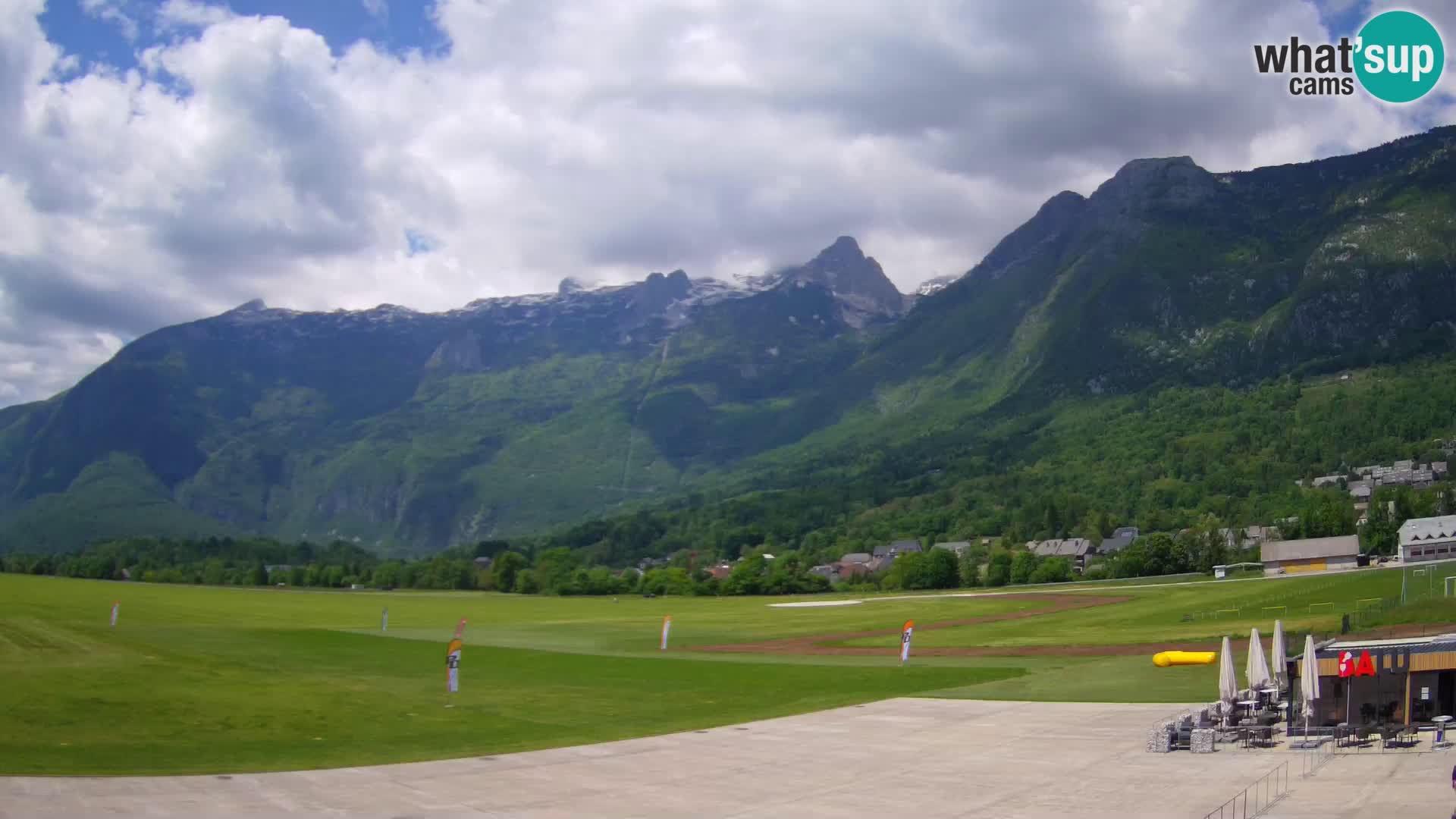 Cámara web en vivo Aeropuerto de Bovec – Vista a Kanin