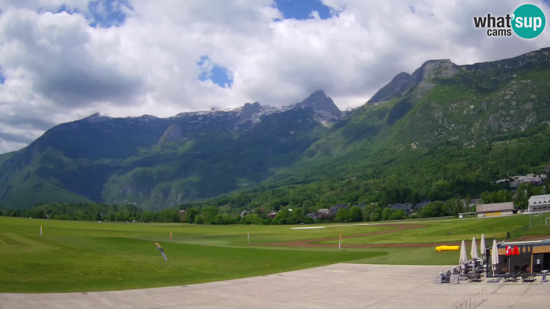 Live webcam Bovec airport – View to Kanin