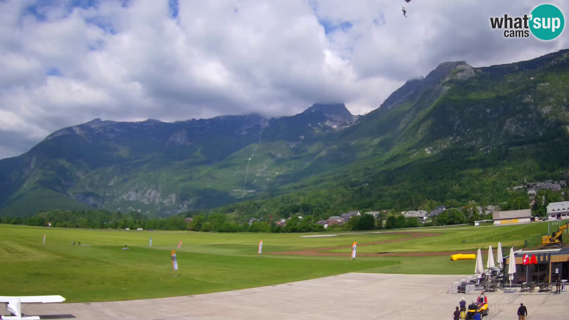 Live webcam Bovec airport – View to Kanin