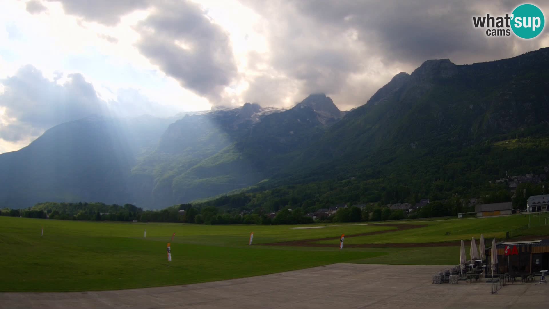 Live webcam Bovec airport – View to Kanin