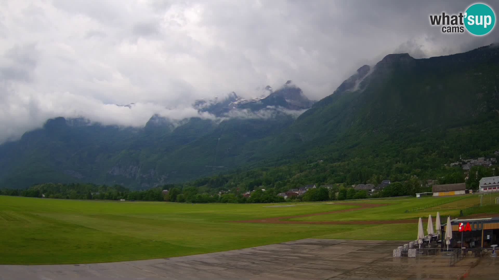 Cámara web en vivo Aeropuerto de Bovec – Vista a Kanin