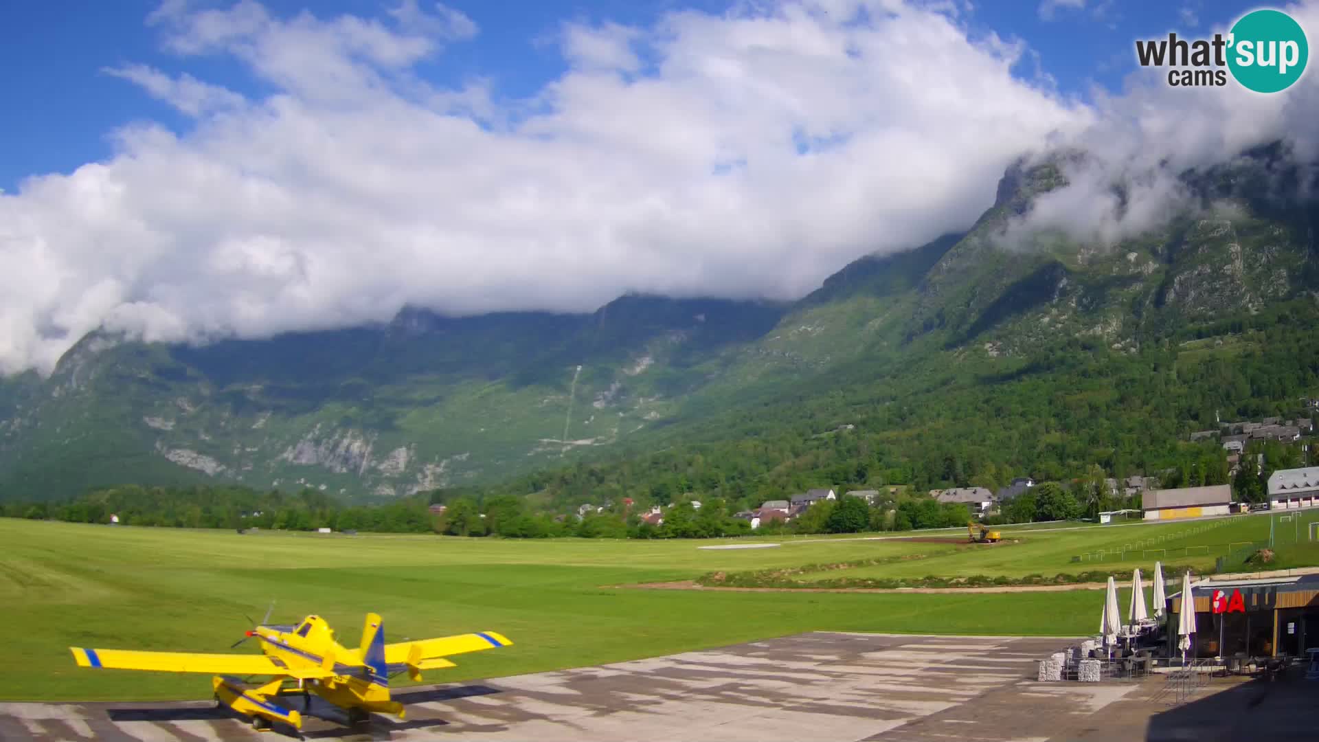 Spletna kamera letališče Bovec – pogled proti Kaninu