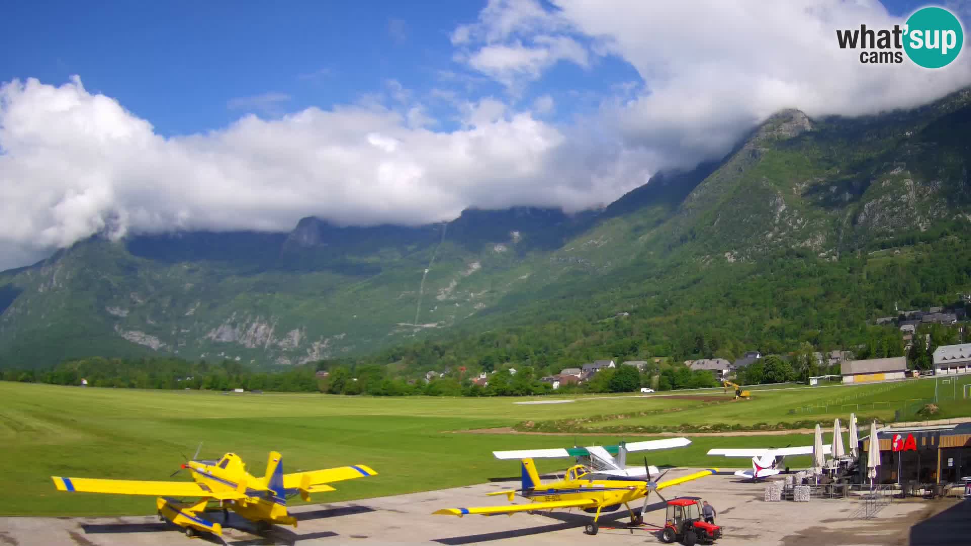 Live webcam Bovec airport – View to Kanin