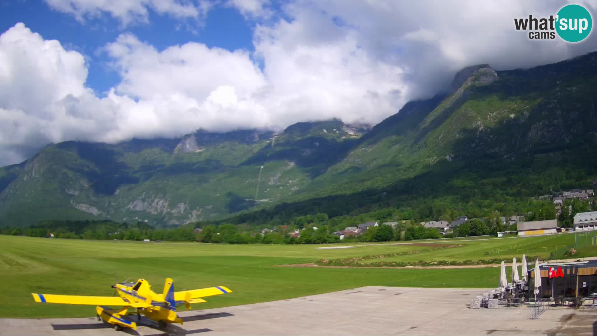 Live webcam Bovec airport – View to Kanin