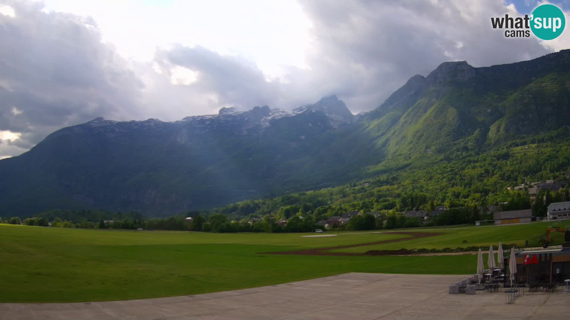 Cámara web en vivo Aeropuerto de Bovec – Vista a Kanin