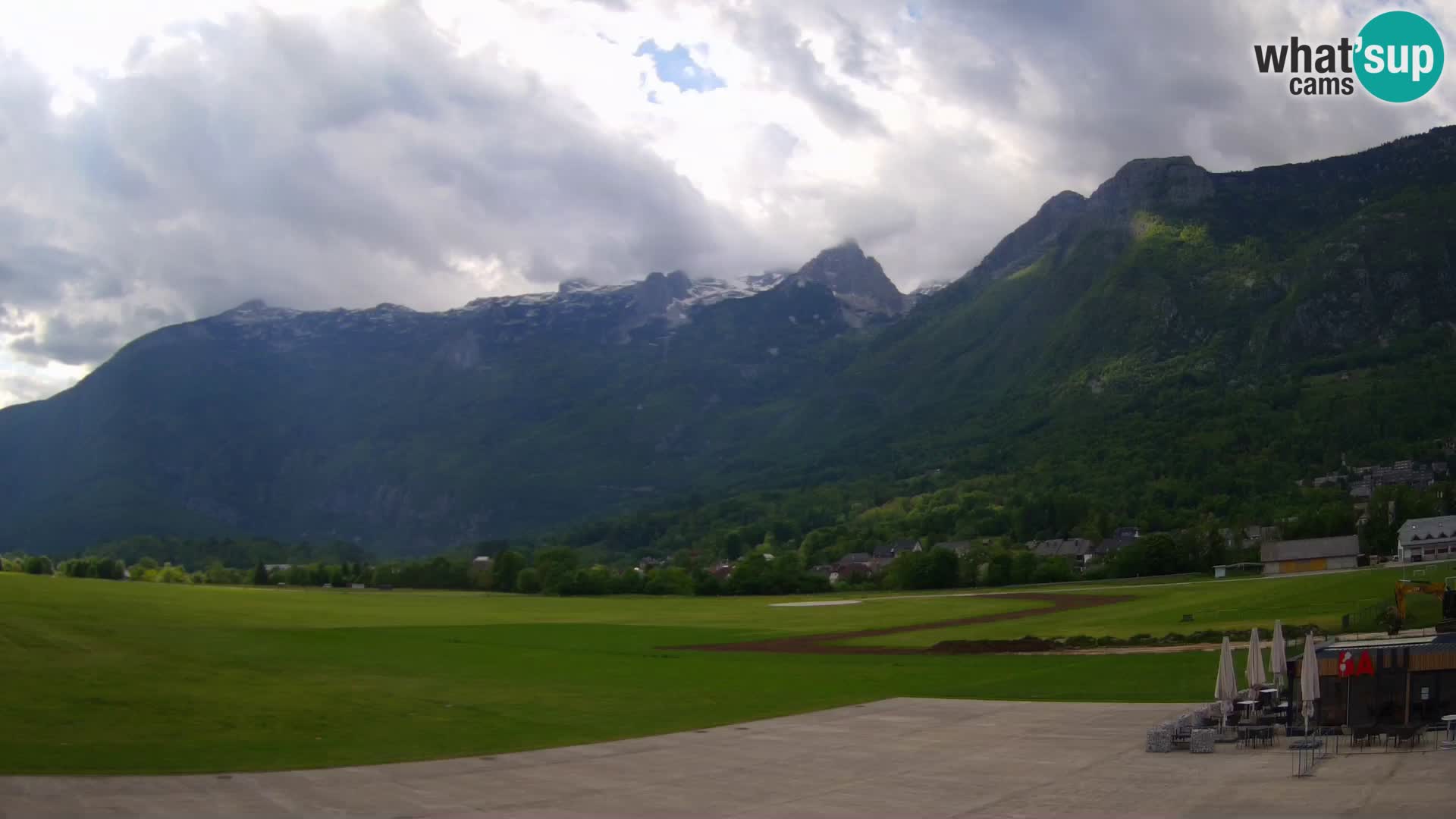 Webcam en direct Aéroport de Bovec – Vue sur Kanin