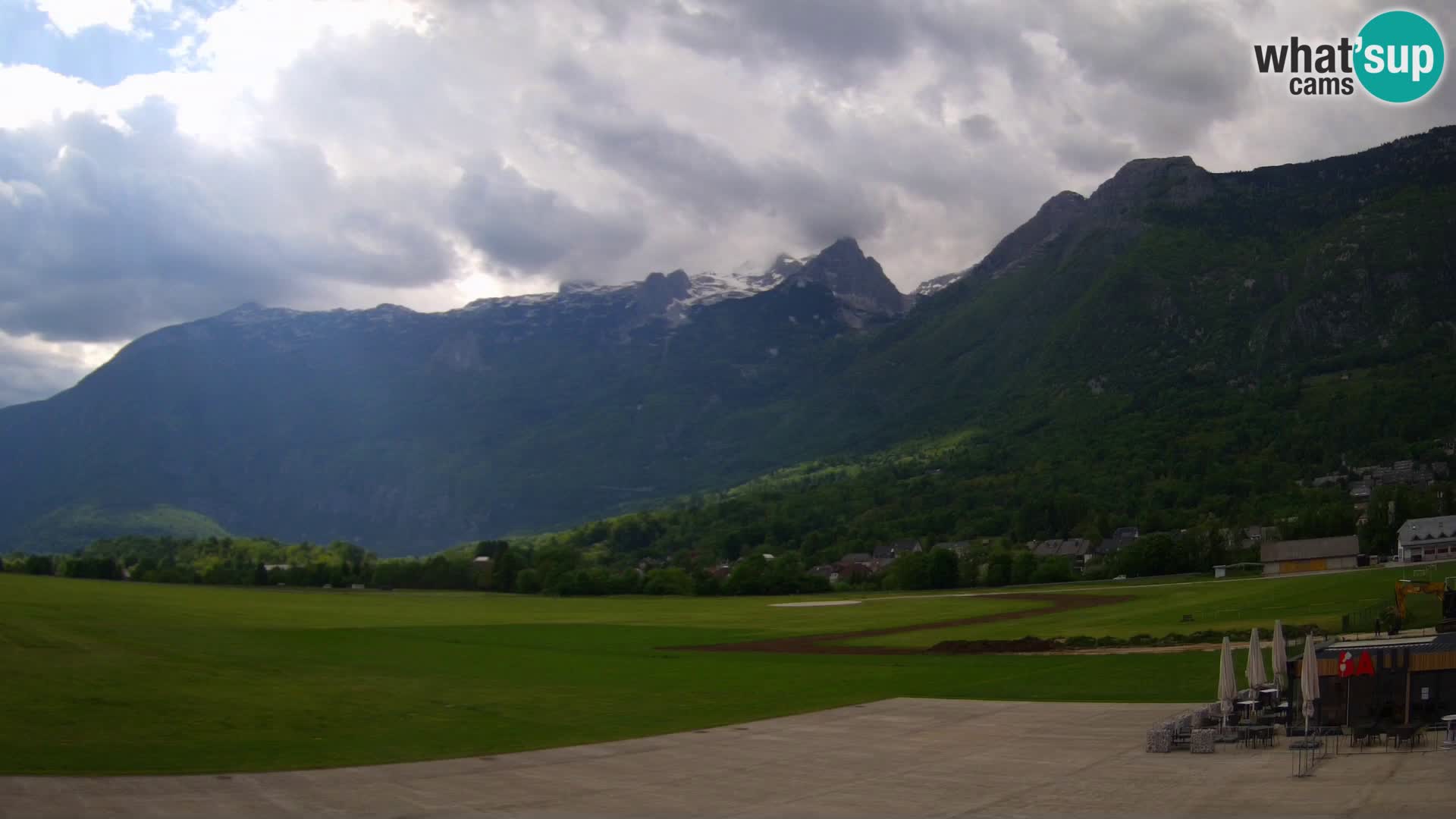 Live webcam Bovec airport – View to Kanin