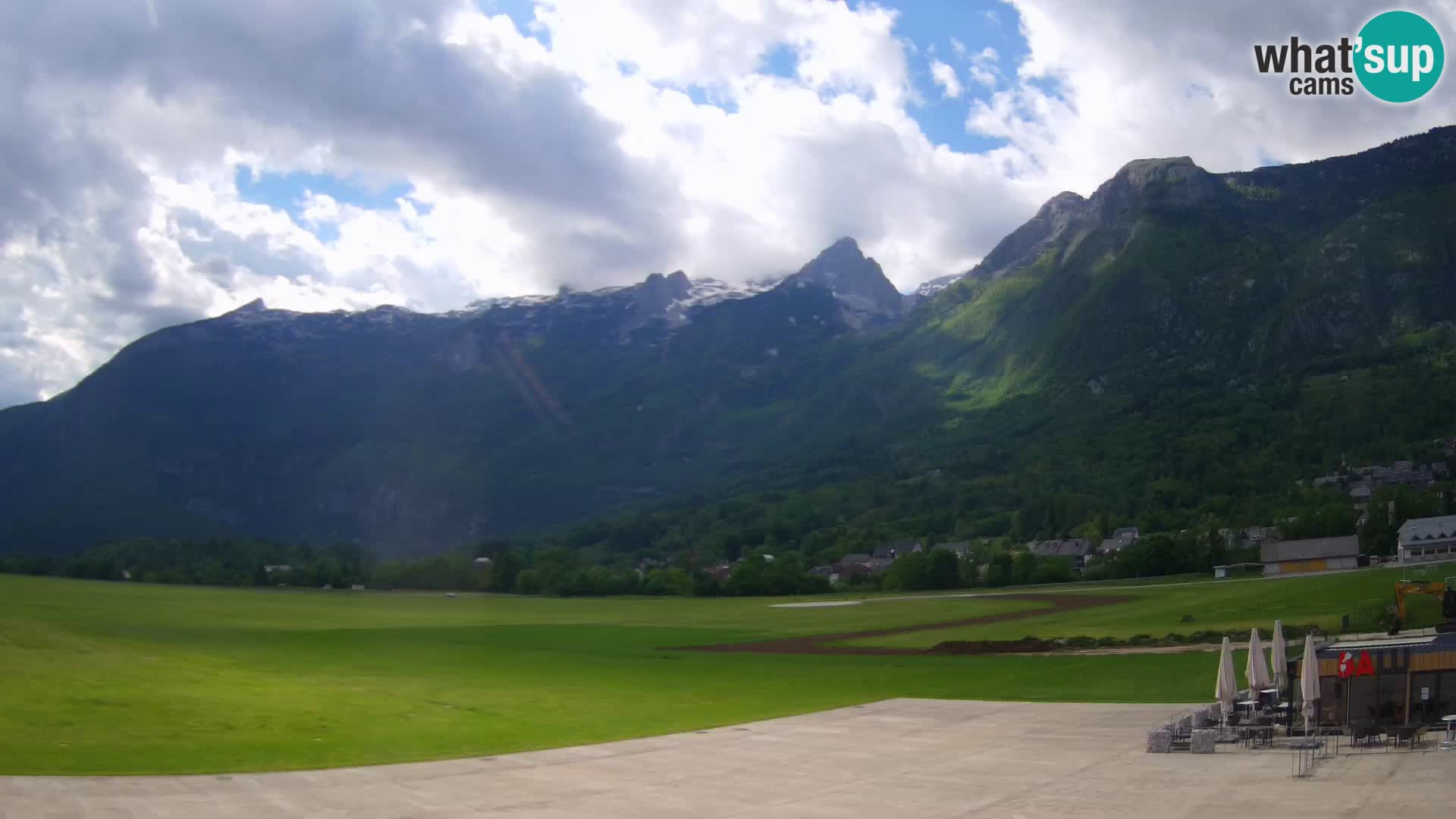 Webcam en direct Aéroport de Bovec – Vue sur Kanin