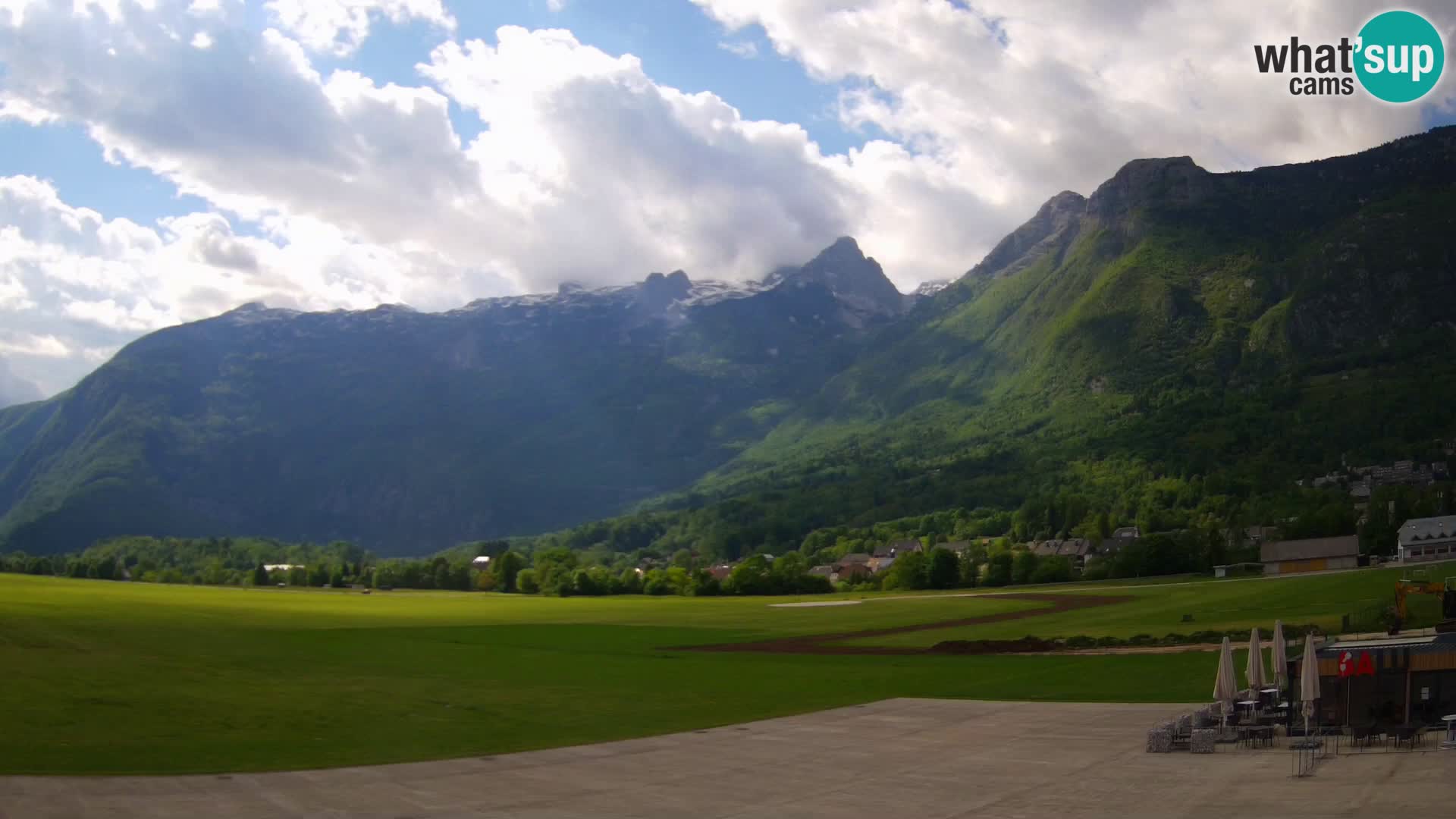 Webcam en direct Aéroport de Bovec – Vue sur Kanin