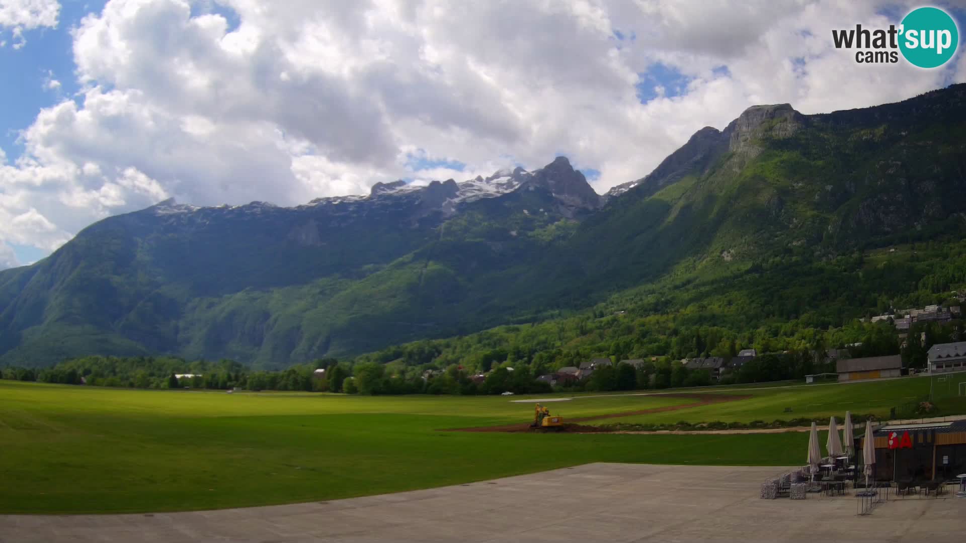 Live webcam Bovec airport – View to Kanin