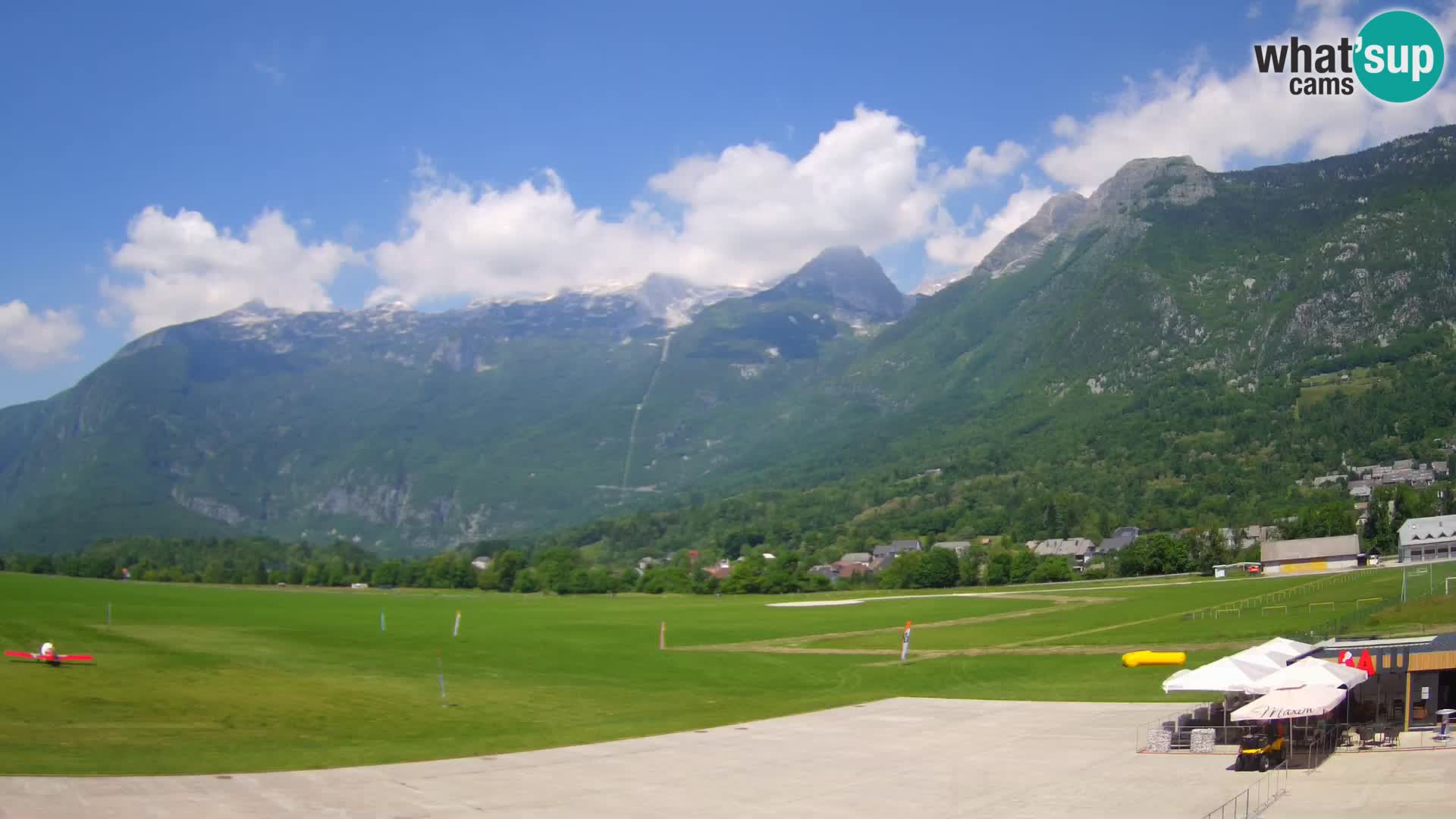 Live webcam Bovec airport – View to Kanin