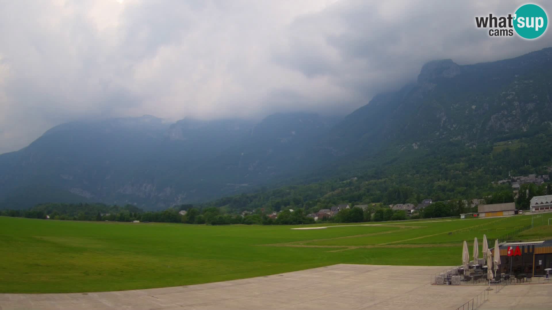 Cámara web en vivo Aeropuerto de Bovec – Vista a Kanin
