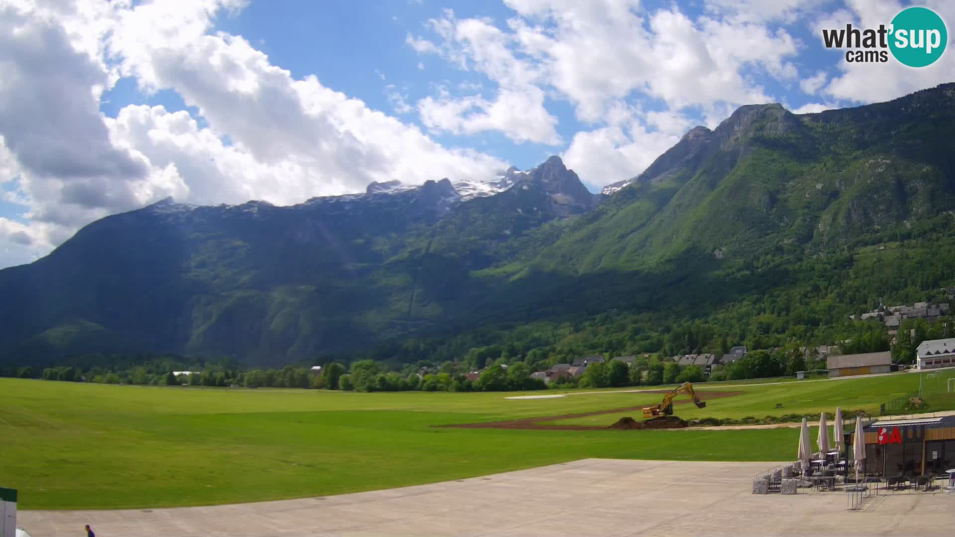 Live webcam Bovec airport – View to Kanin