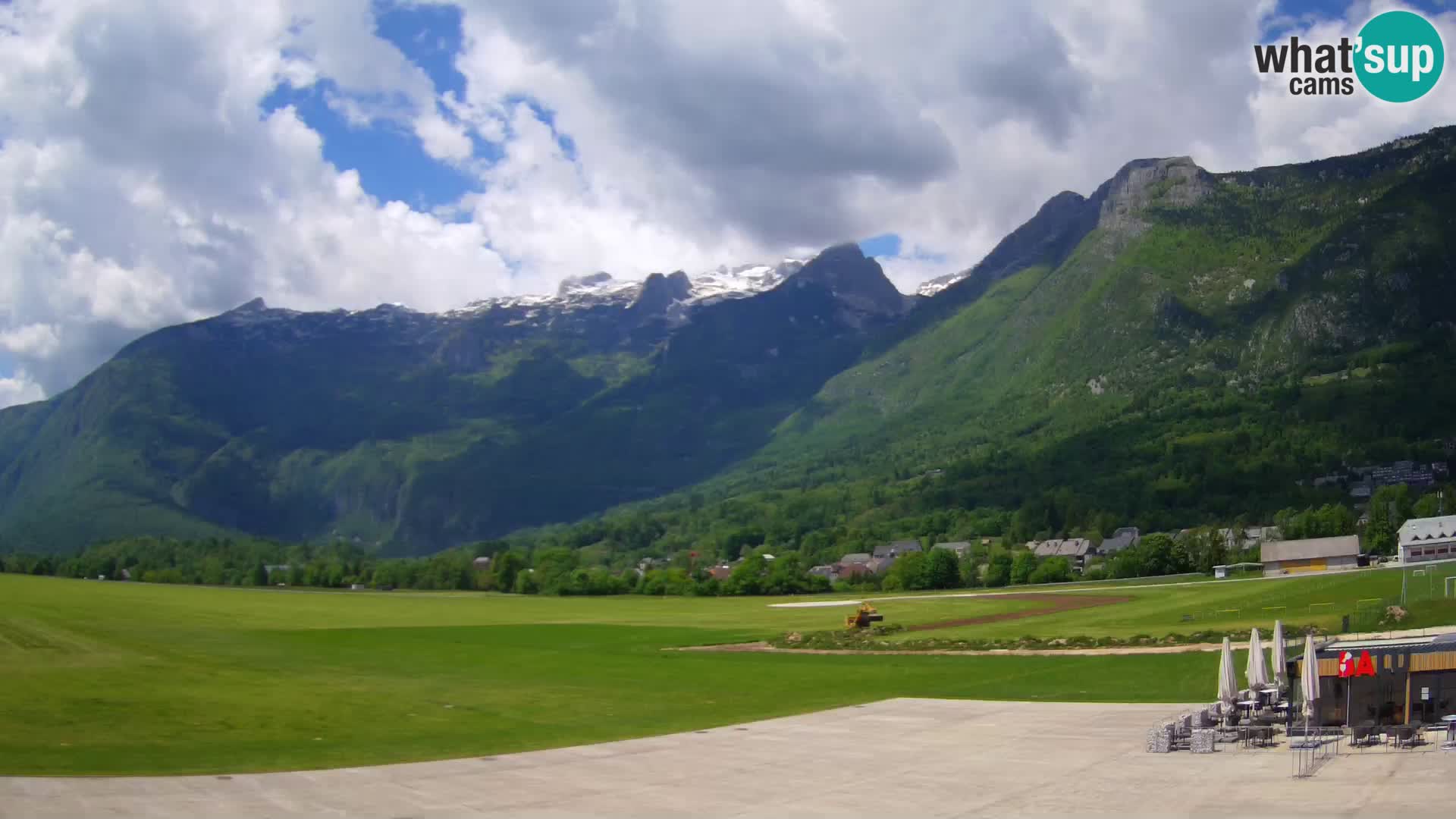 Live webcam Bovec airport – View to Kanin