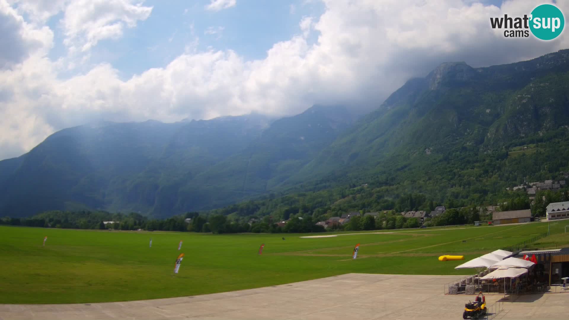 Cámara web en vivo Aeropuerto de Bovec – Vista a Kanin