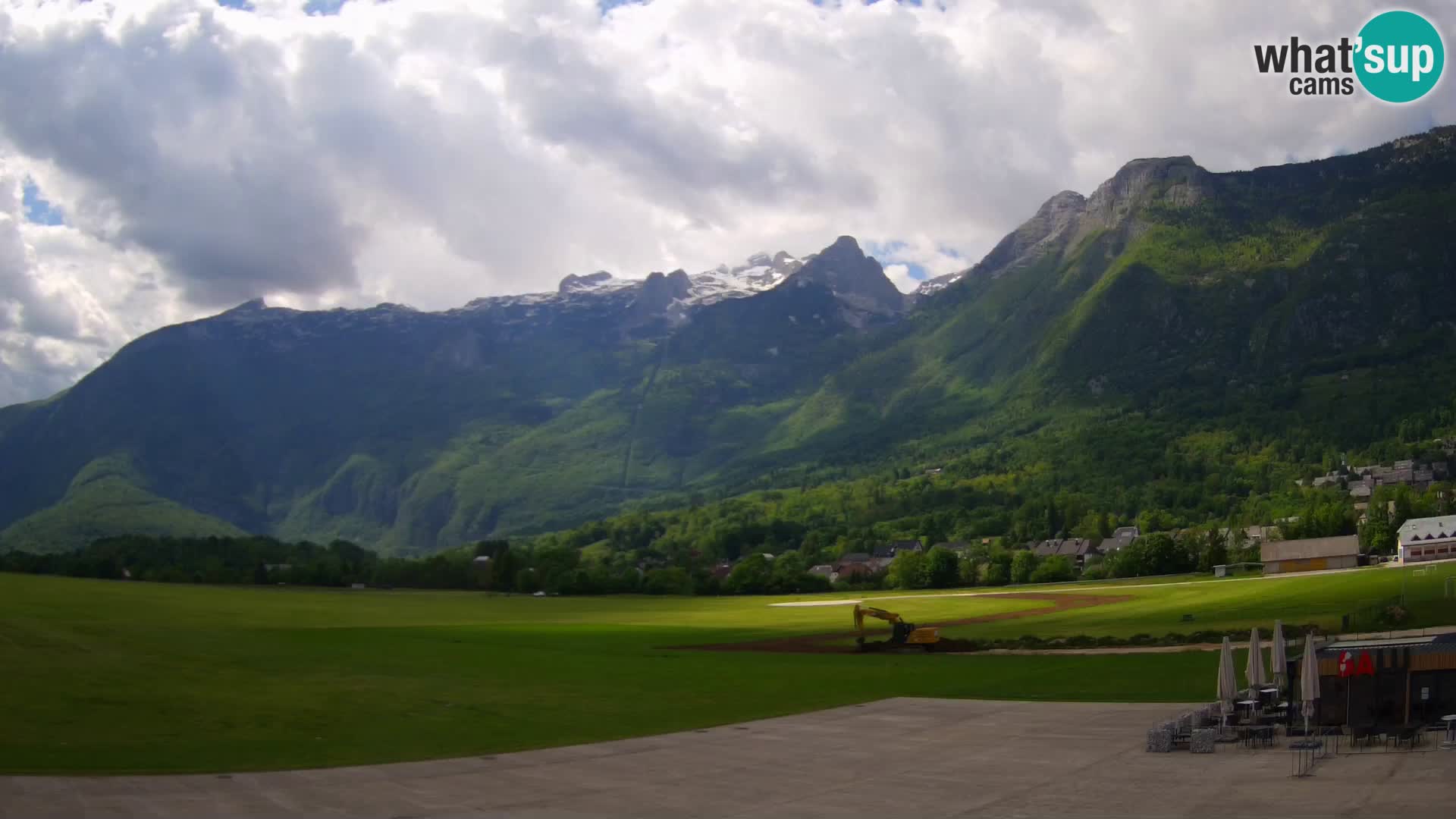 Live webcam Bovec airport – View to Kanin