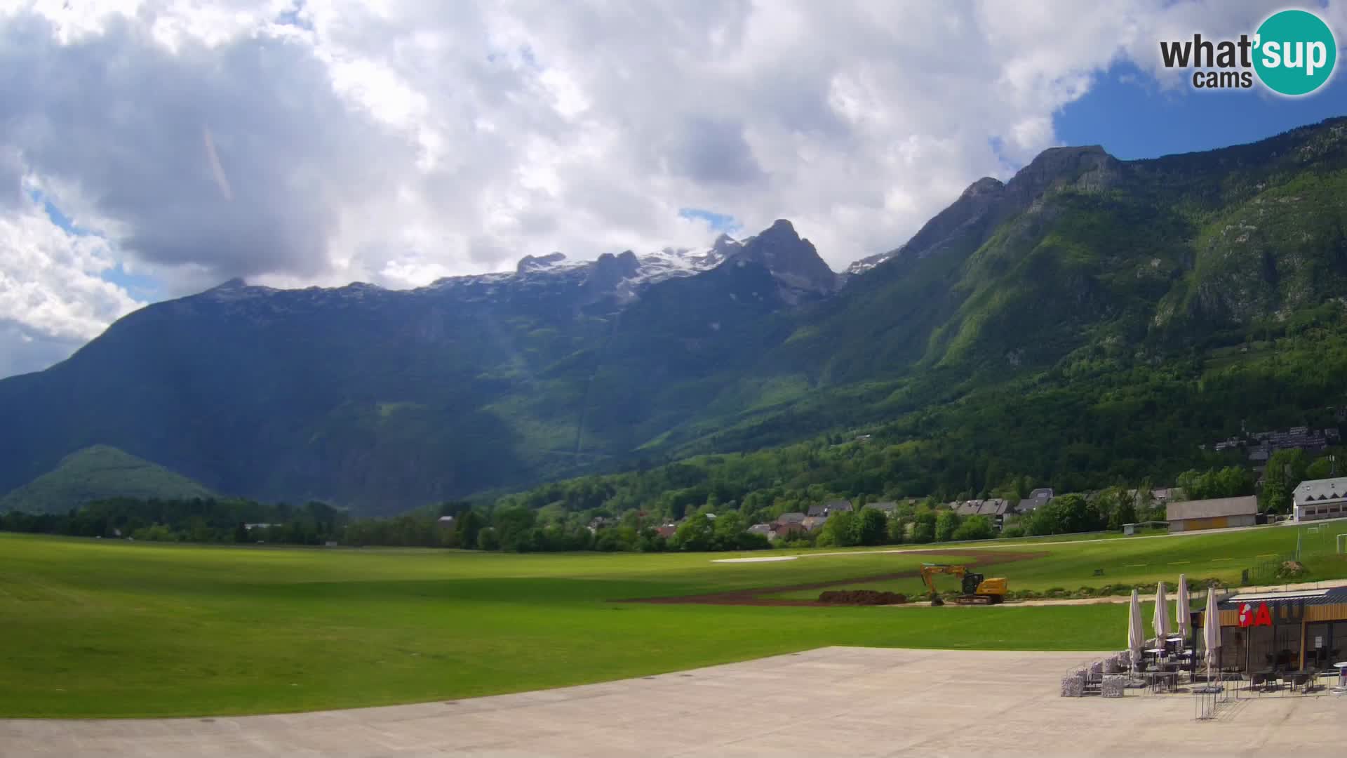 Live webcam Bovec airport – View to Kanin