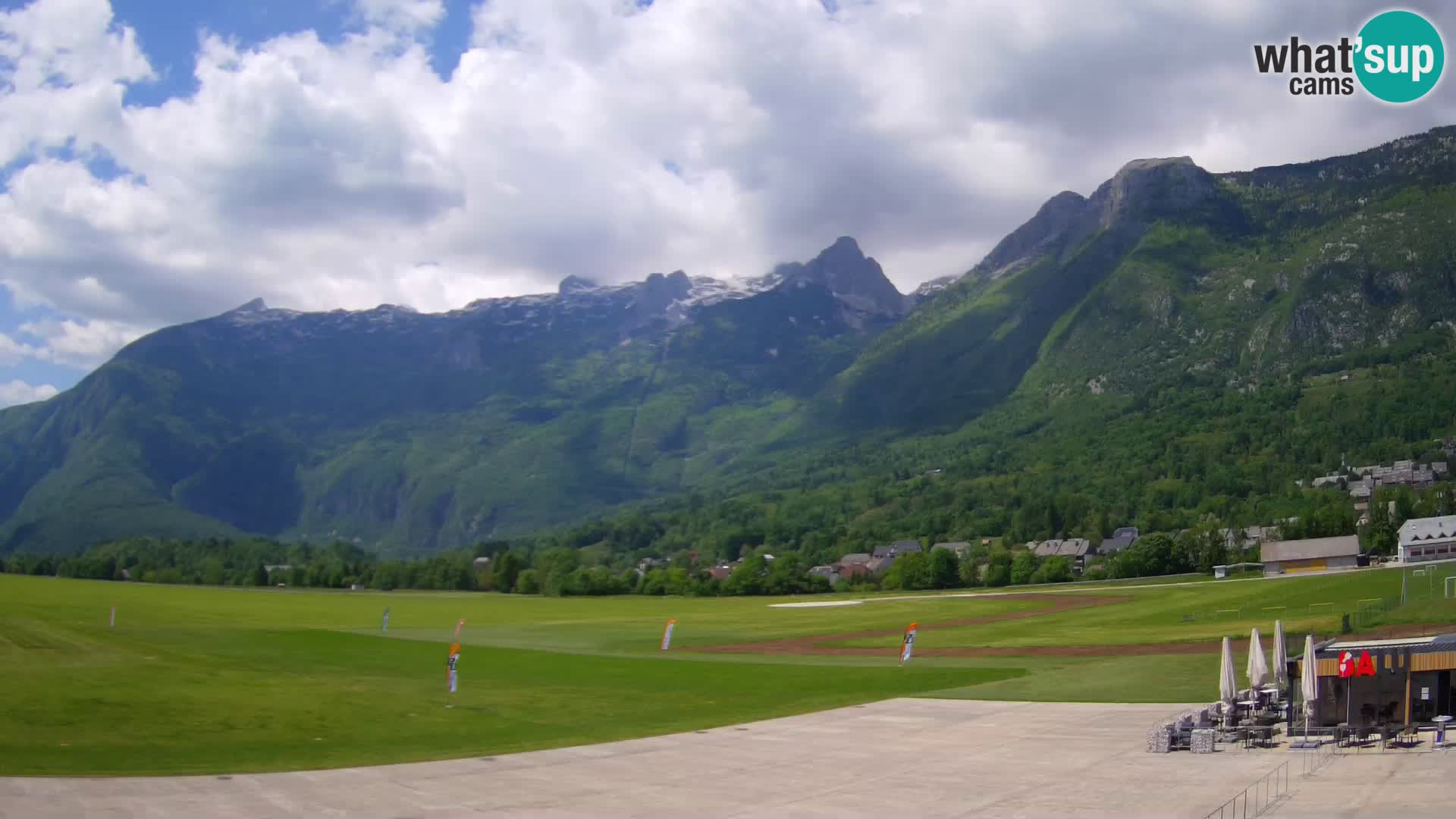 Cámara web en vivo Aeropuerto de Bovec – Vista a Kanin
