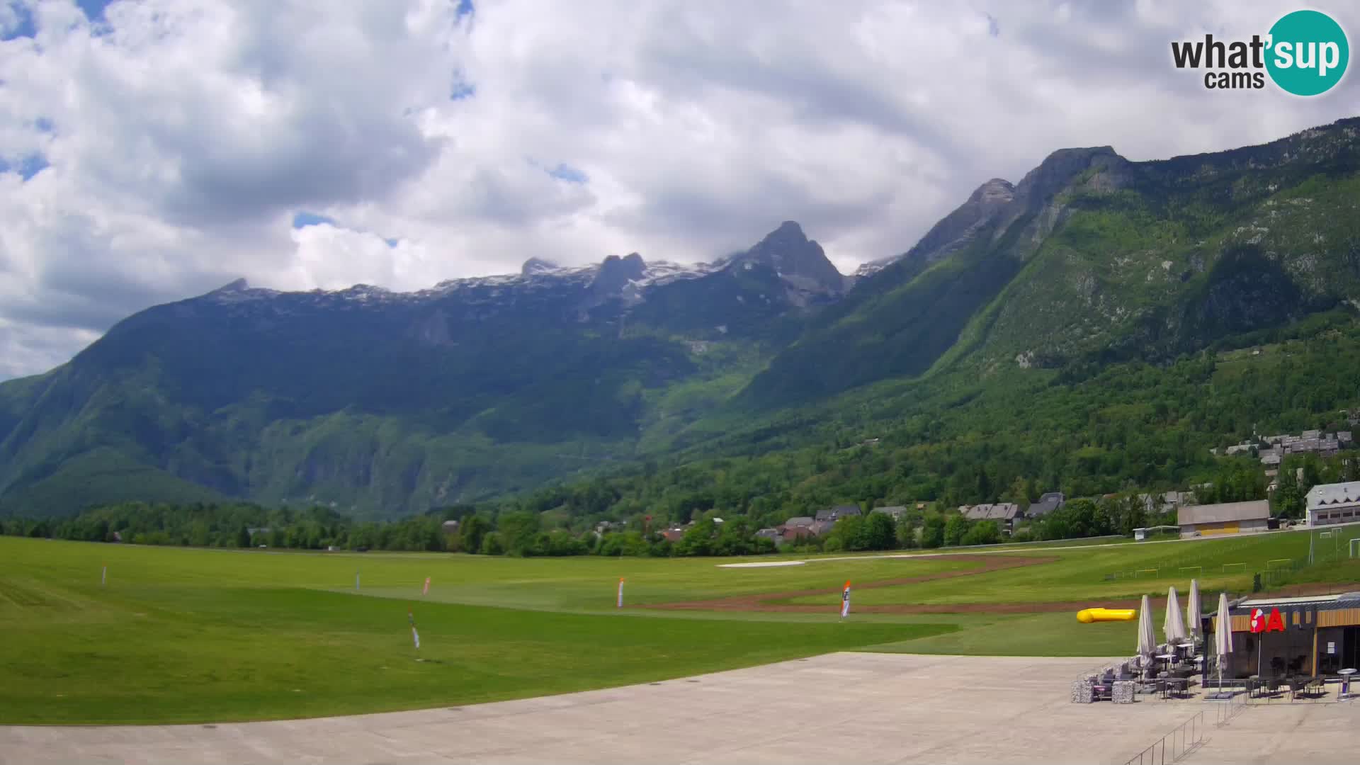 Live webcam Bovec airport – View to Kanin