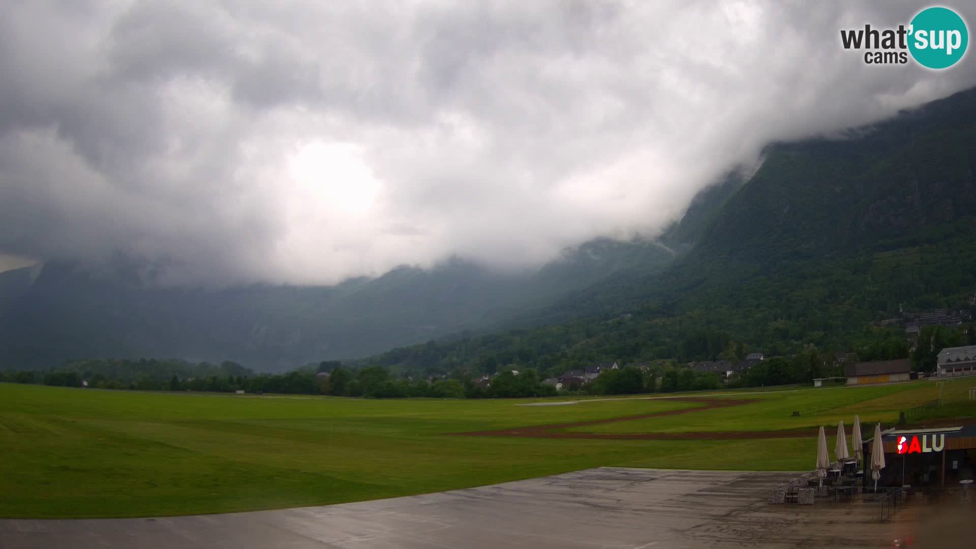 Webcam en direct Aéroport de Bovec – Vue sur Kanin