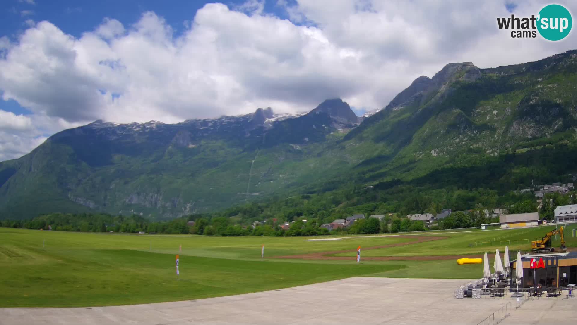 Live webcam Bovec airport – View to Kanin