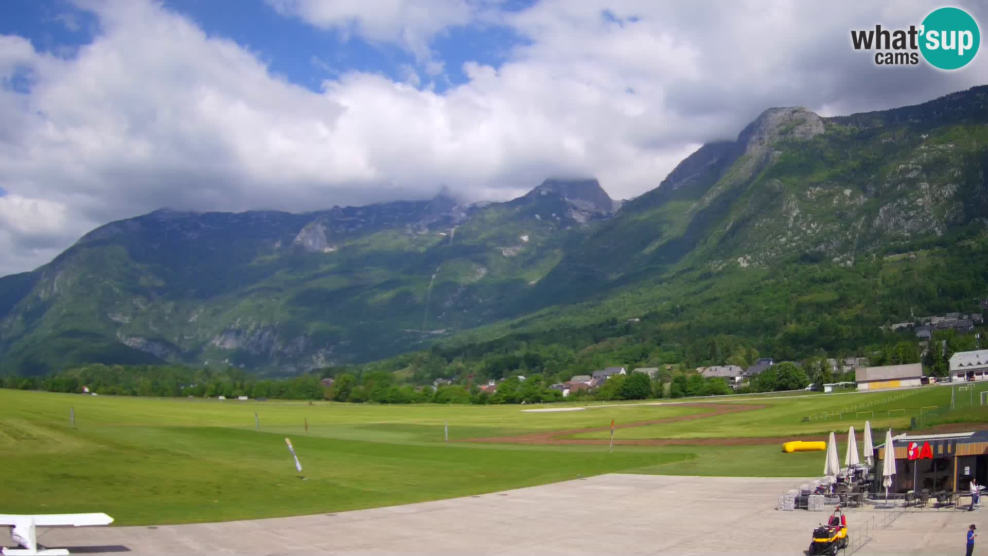 Live webcam Bovec airport – View to Kanin