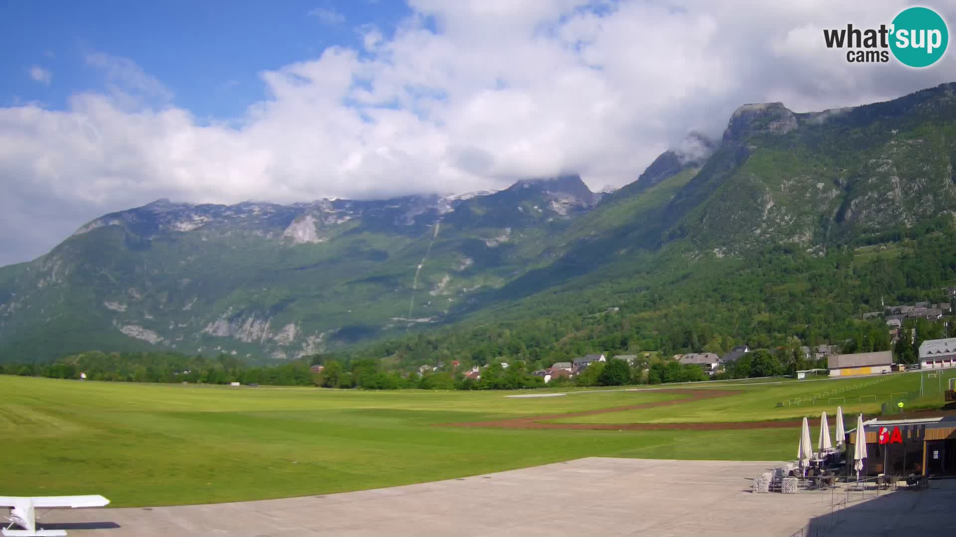 Cámara web en vivo Aeropuerto de Bovec – Vista a Kanin