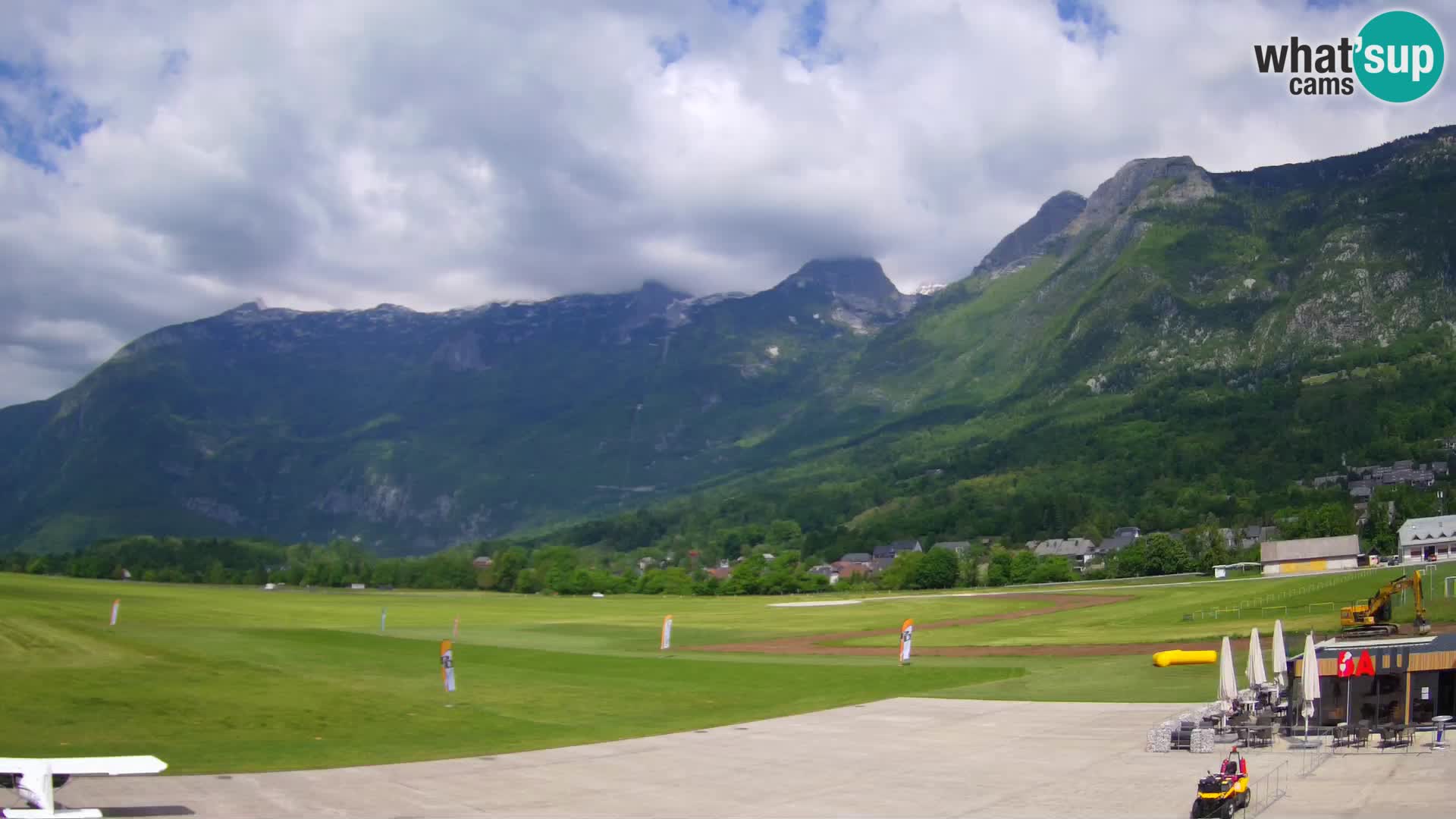 Webcam en direct Aéroport de Bovec – Vue sur Kanin