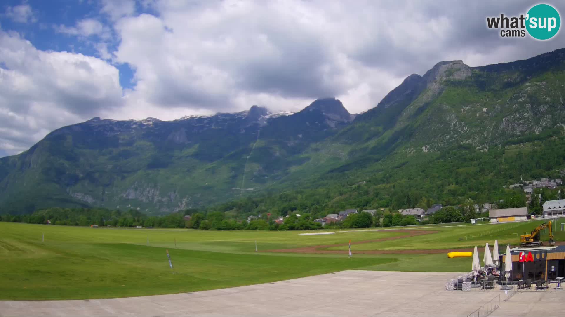 Live webcam Bovec airport – View to Kanin