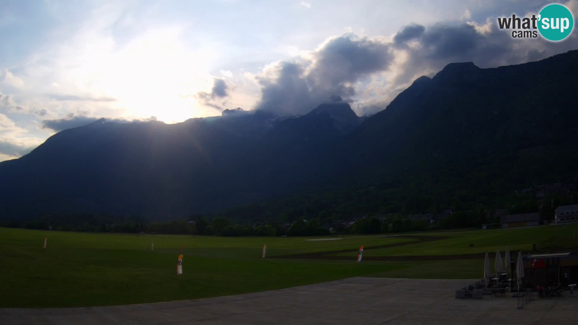 Cámara web en vivo Aeropuerto de Bovec – Vista a Kanin