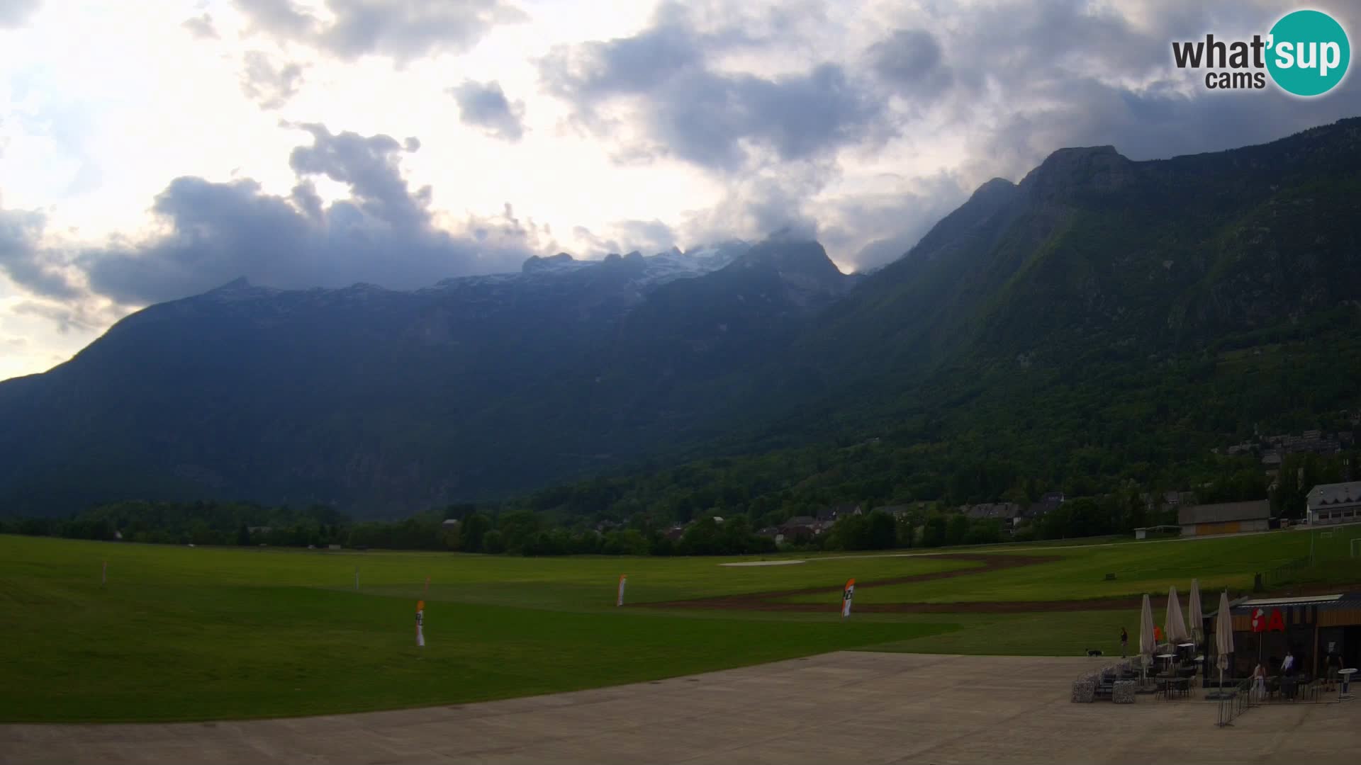 Cámara web en vivo Aeropuerto de Bovec – Vista a Kanin