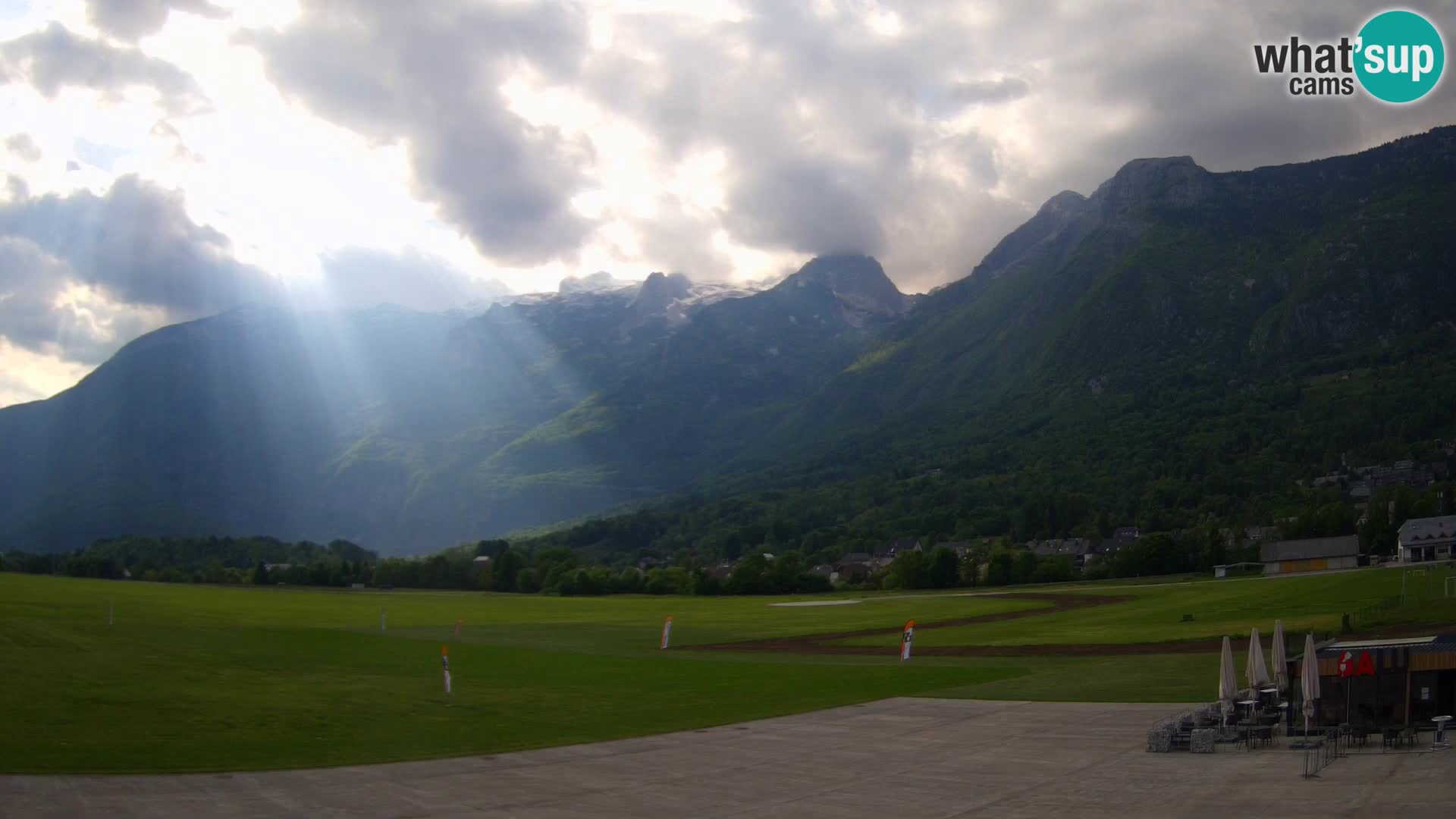 Webcam en direct Aéroport de Bovec – Vue sur Kanin