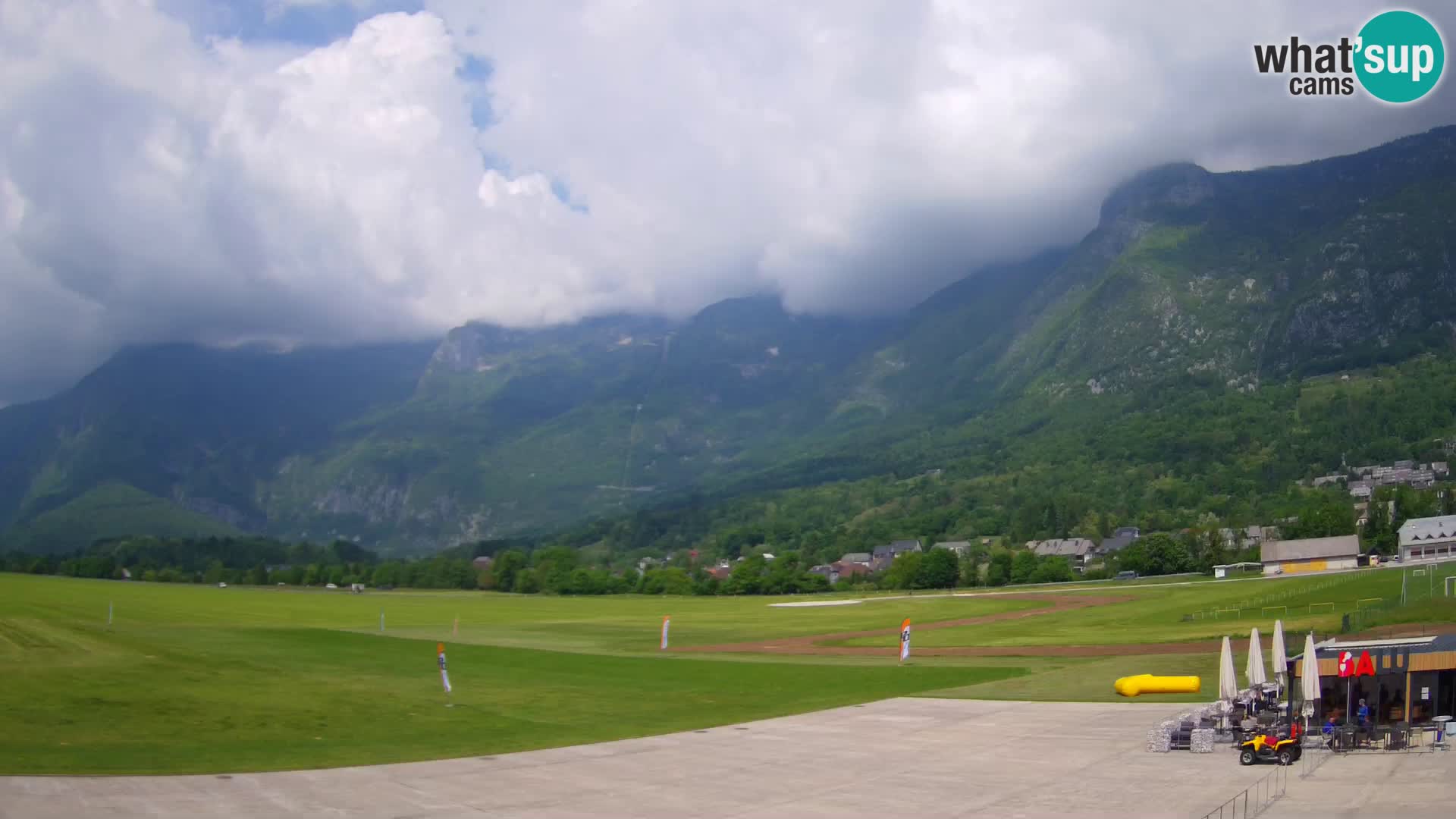 Live webcam Bovec airport – View to Kanin