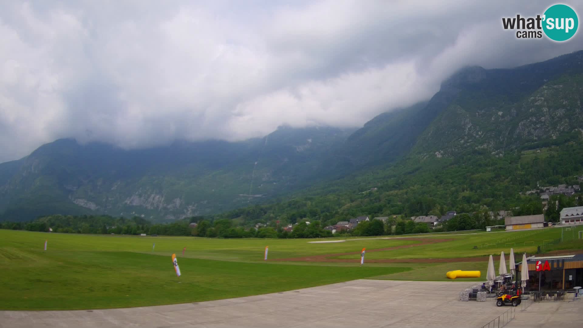 Live webcam Bovec airport – View to Kanin