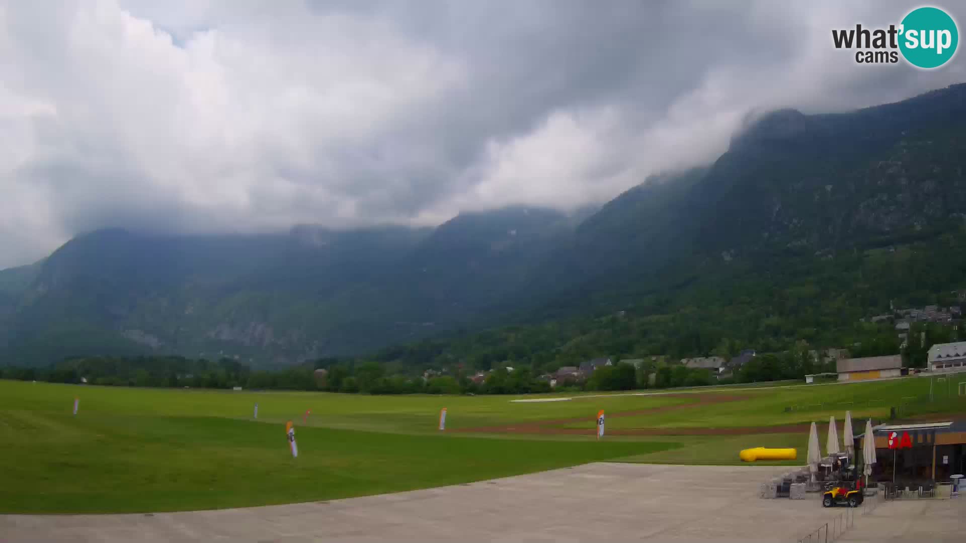 Live webcam Bovec airport – View to Kanin