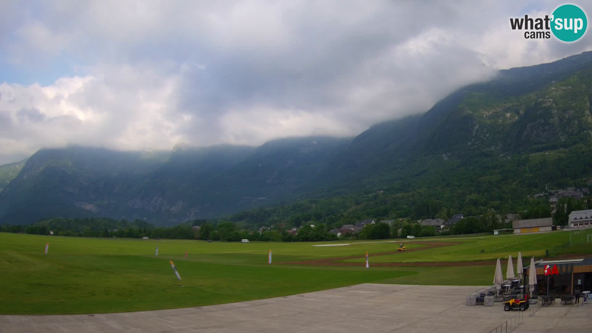 Live webcam Bovec airport – View to Kanin
