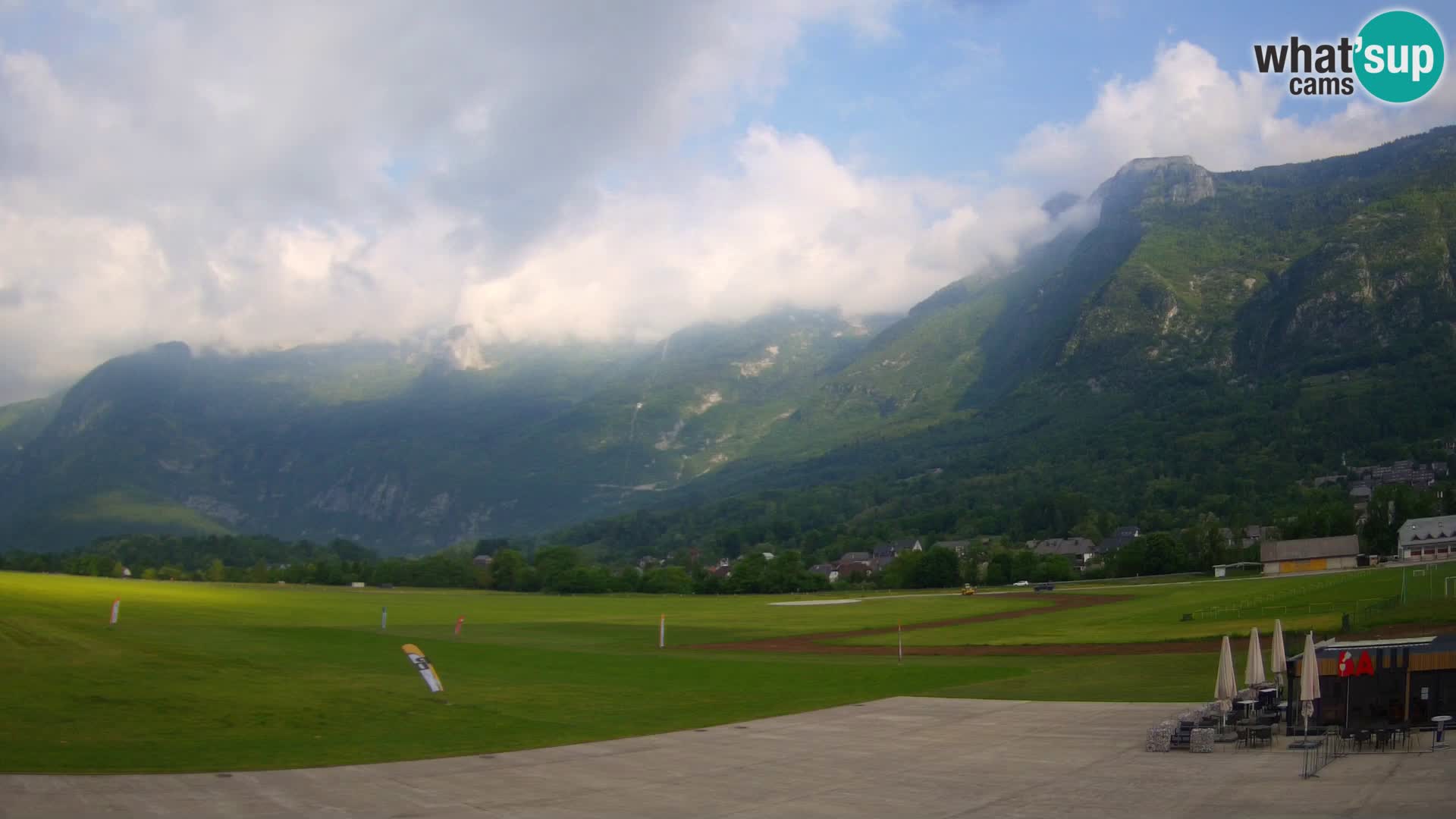 Live webcam Bovec airport – View to Kanin