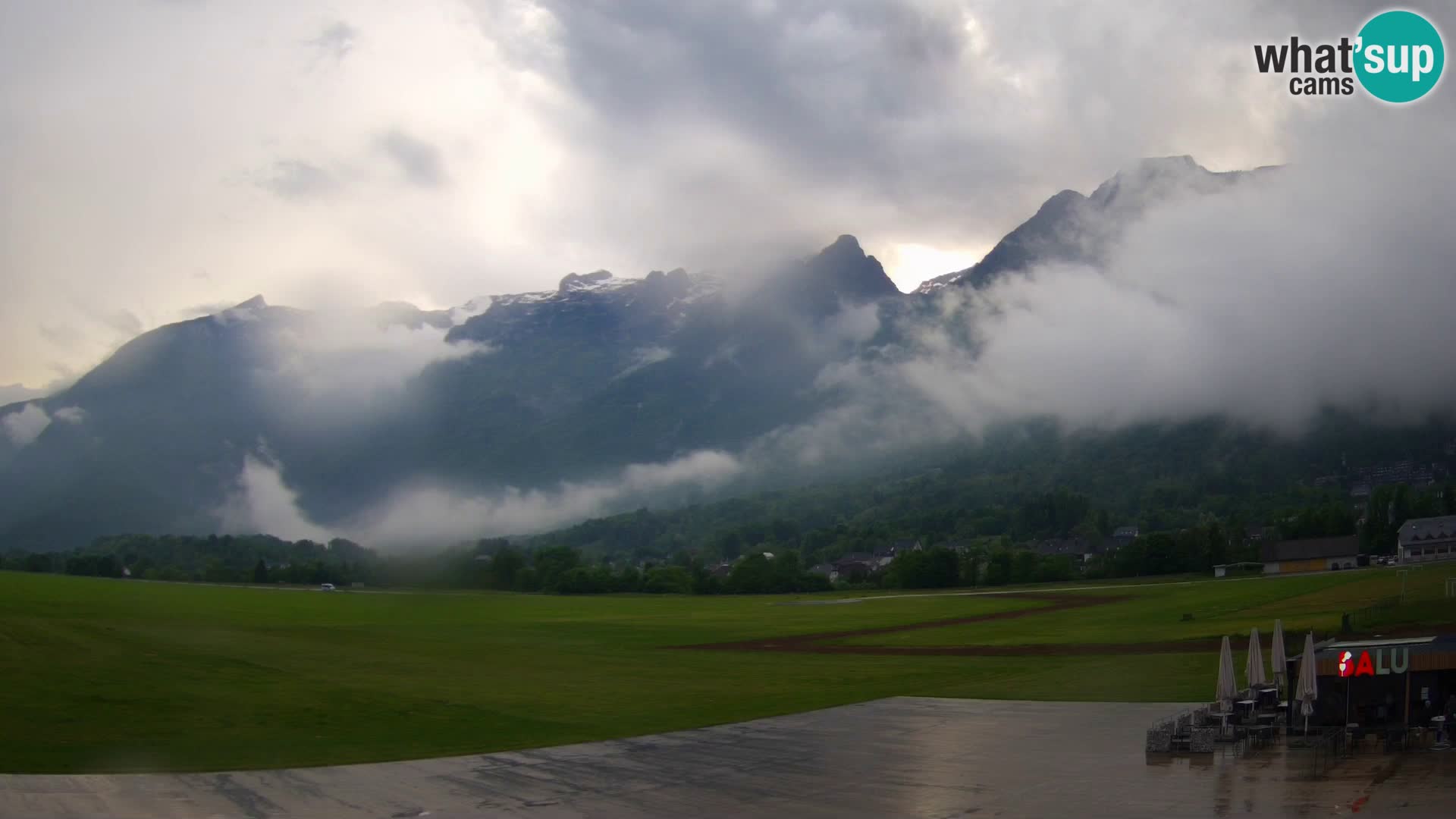 Live webcam Bovec airport – View to Kanin