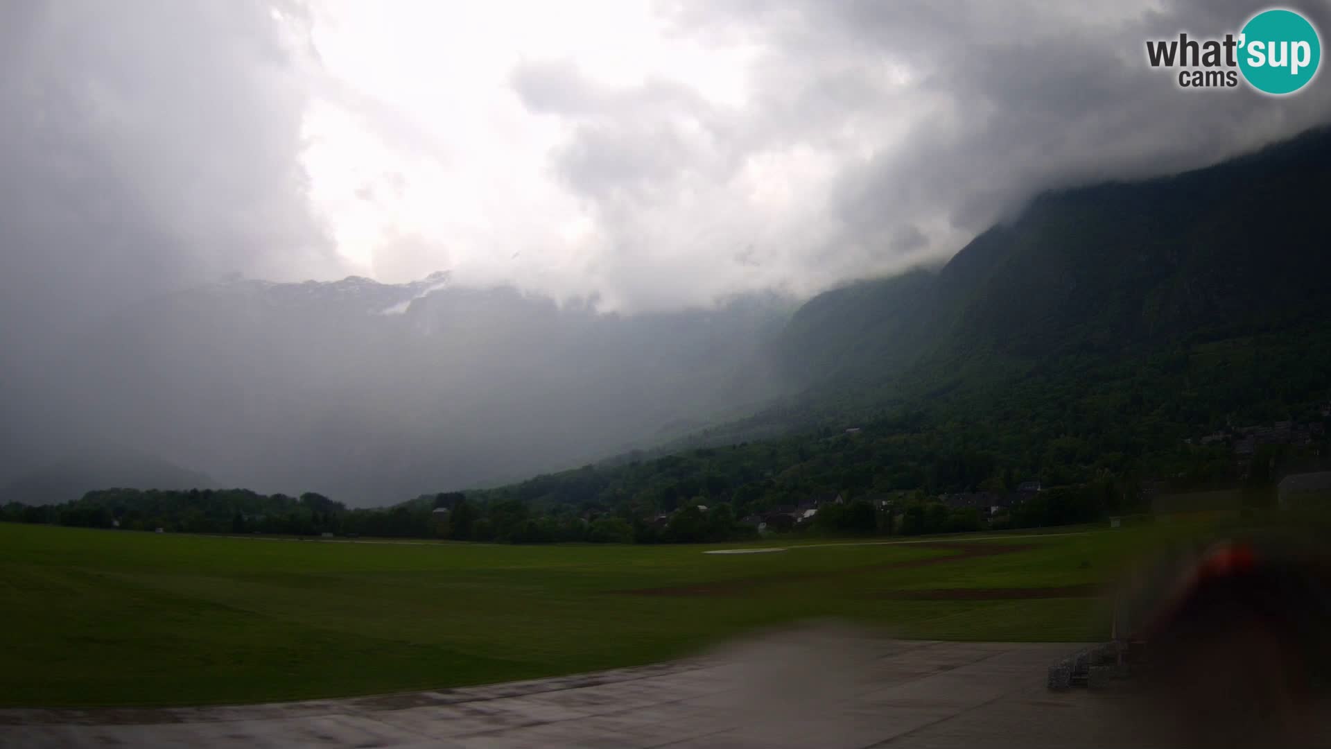 Live webcam Bovec airport – View to Kanin