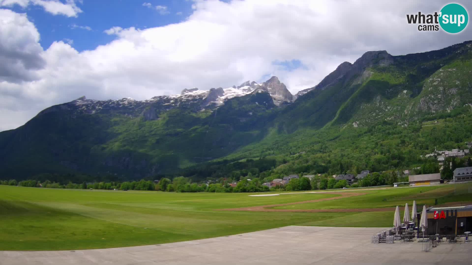 Live webcam Bovec airport – View to Kanin
