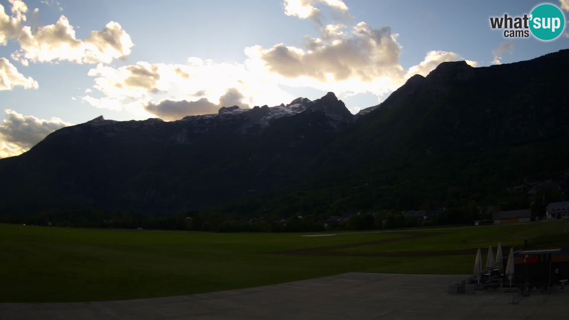 Cámara web en vivo Aeropuerto de Bovec – Vista a Kanin