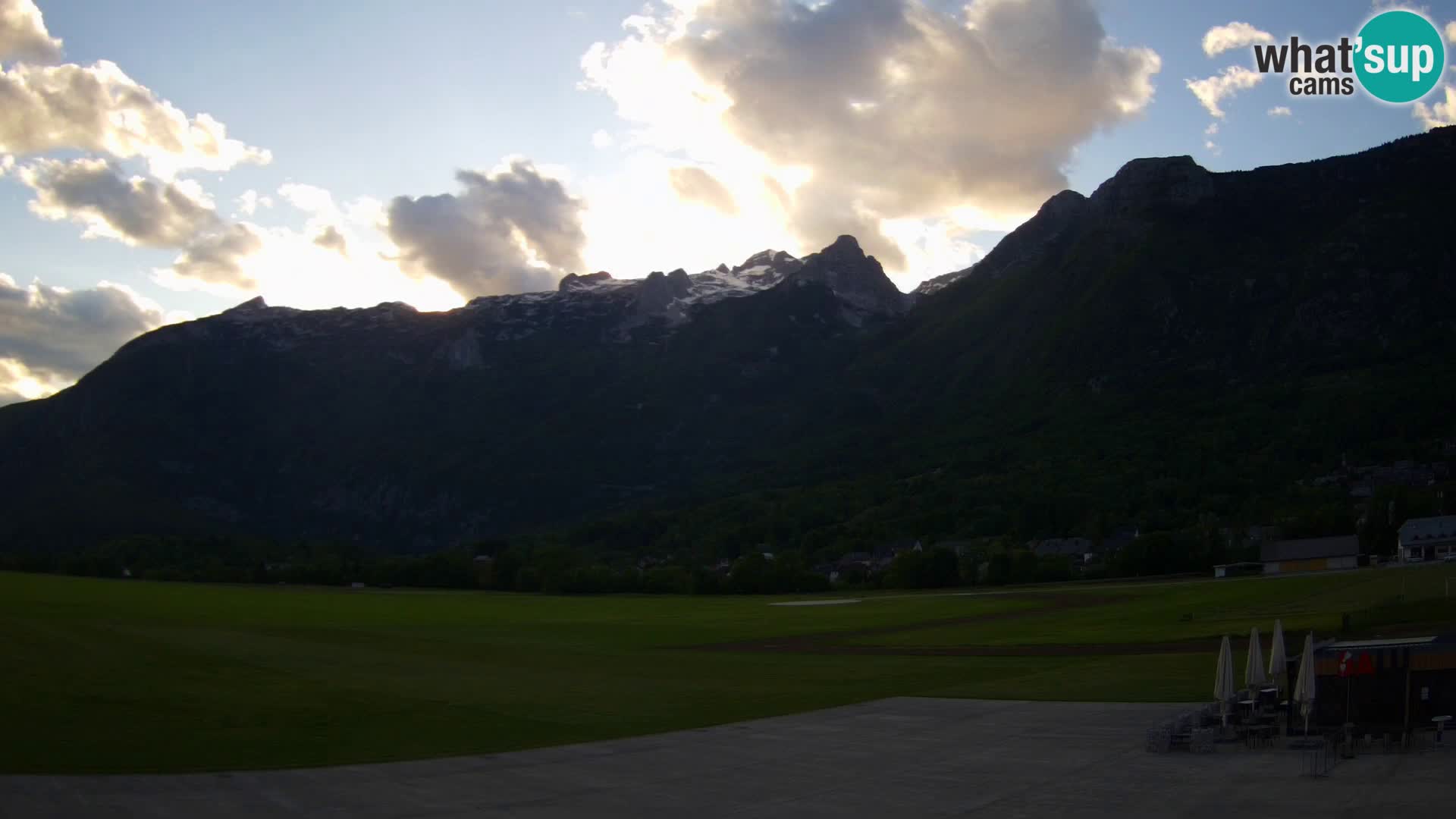 Live webcam Bovec airport – View to Kanin