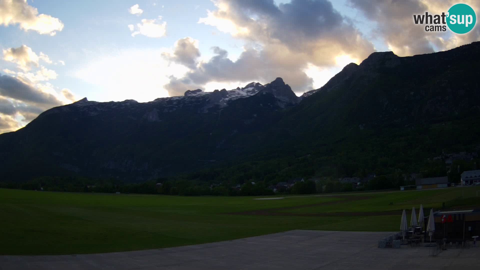Webcam en direct Aéroport de Bovec – Vue sur Kanin